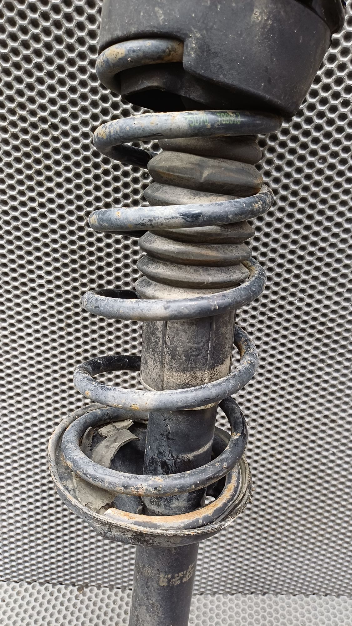 Б/У Амортизатор задний правый в сборе Toyota CARINA E 6 дорест. 1992—1996 1994 Зеленый, 2490 рублей, Краснодар