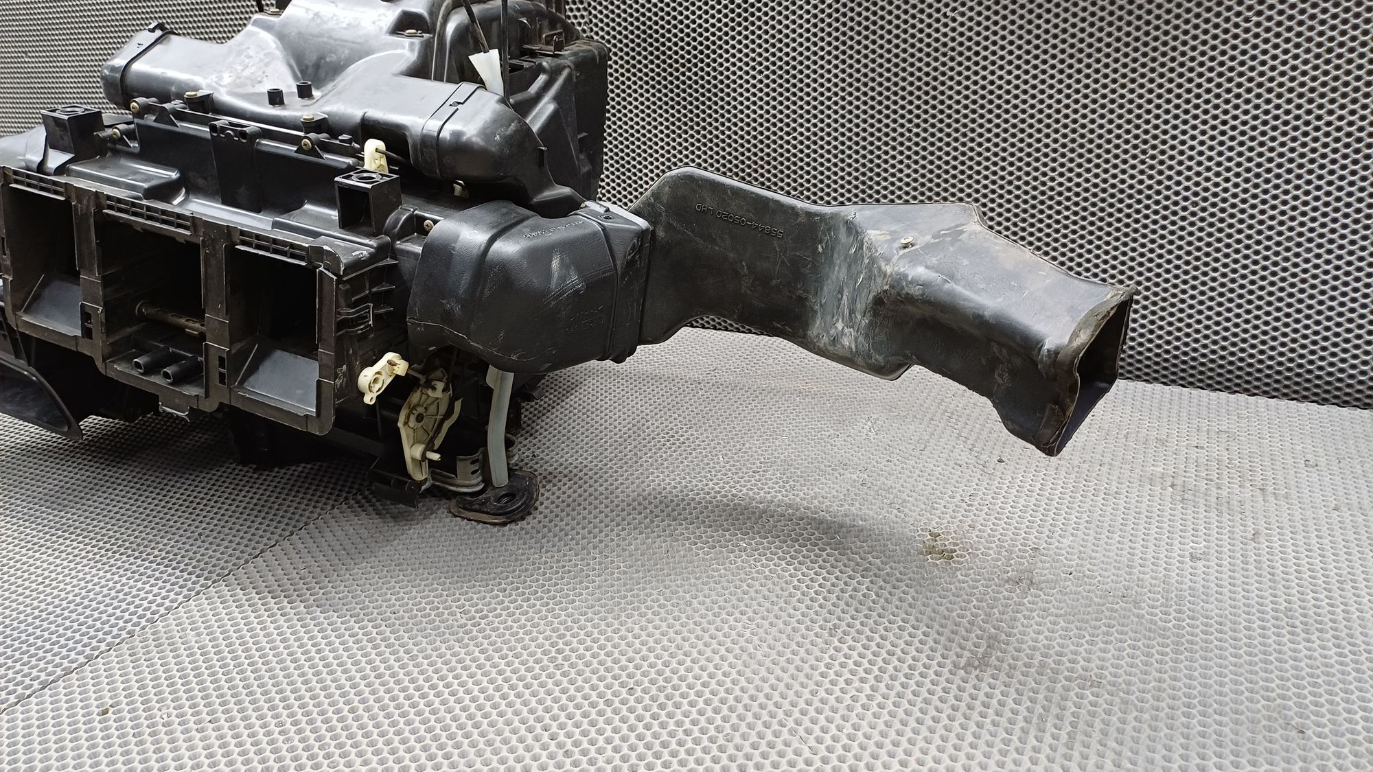 Б/У Корпус отопителя Toyota CARINA E 6 дорест. 1992—1996 1994 Зеленый, 990 рублей, Краснодар