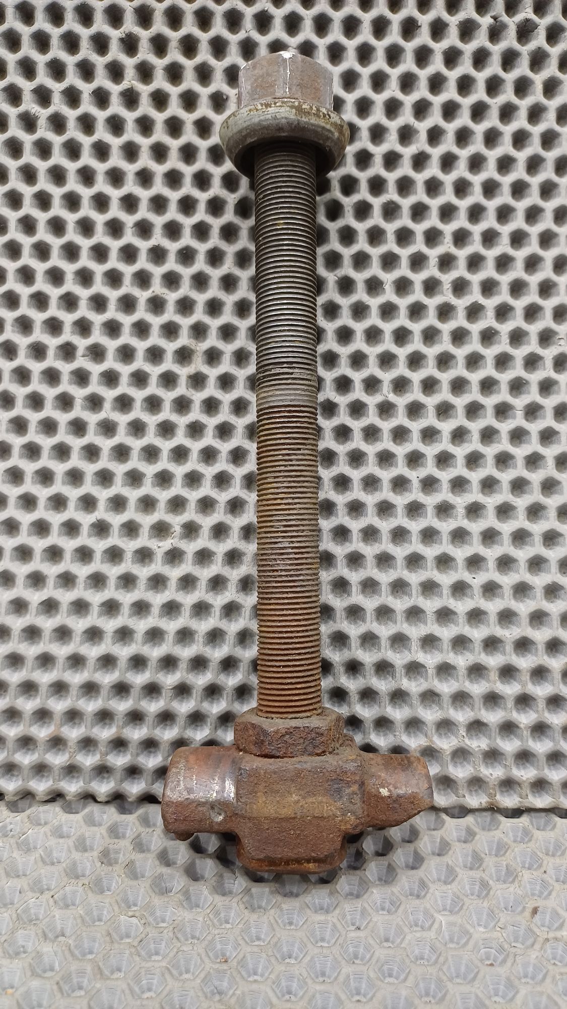 https://ycs.partsauto.market/partsauto-images/thmbs/userImages/c8f07ba63eb5b2f0f6006ea854bf8f7d/part/ae487826-1f16-4fc0-86da-62a006696a75_1774342203686.jpg