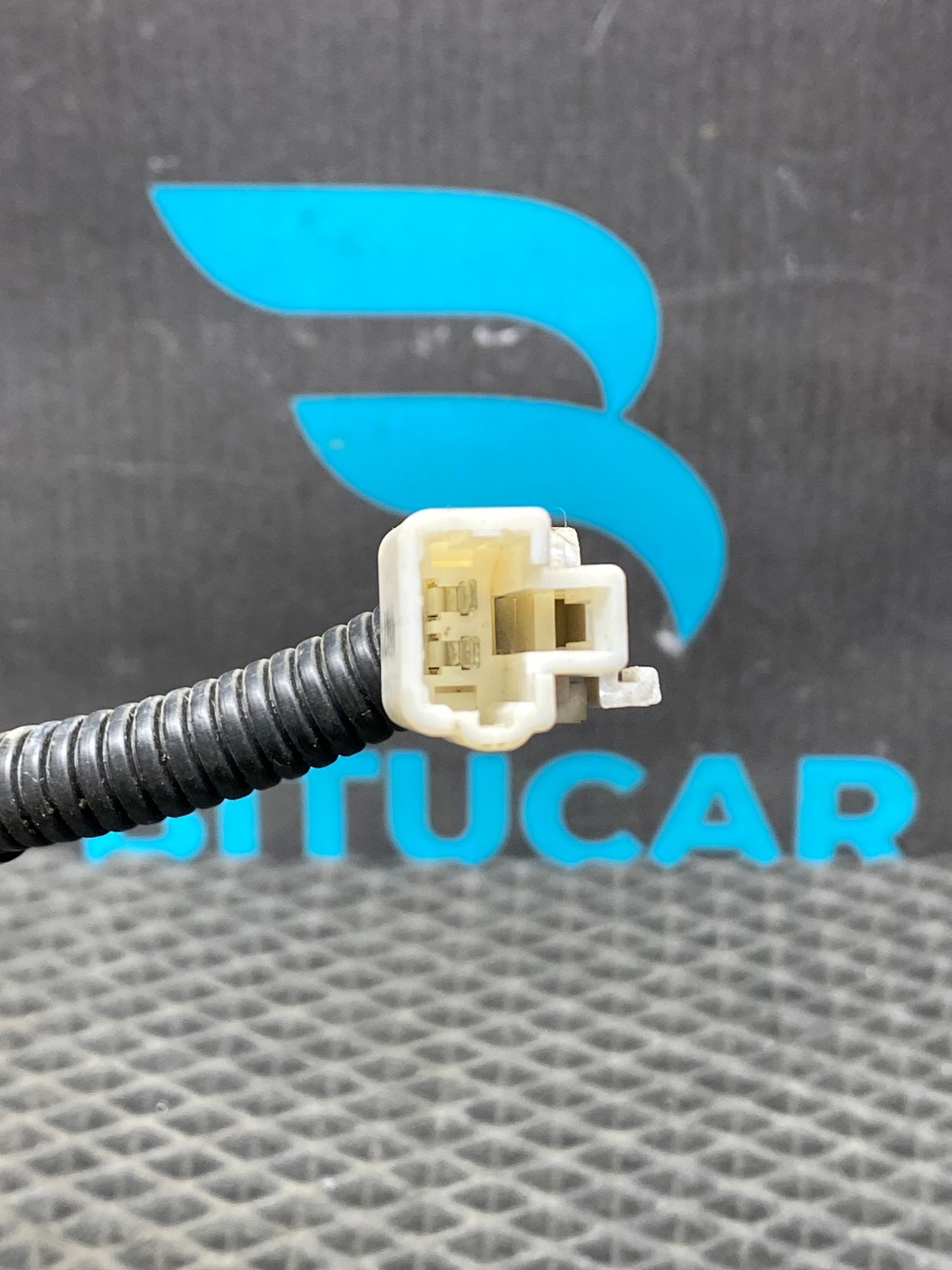 https://ycs.partsauto.market/partsauto-images/thmbs/userImages/c8f07ba63eb5b2f0f6006ea854bf8f7d/part/af010870-6e6b-48f5-8b7f-a5bd5dad03d3_1776942541241.jpg