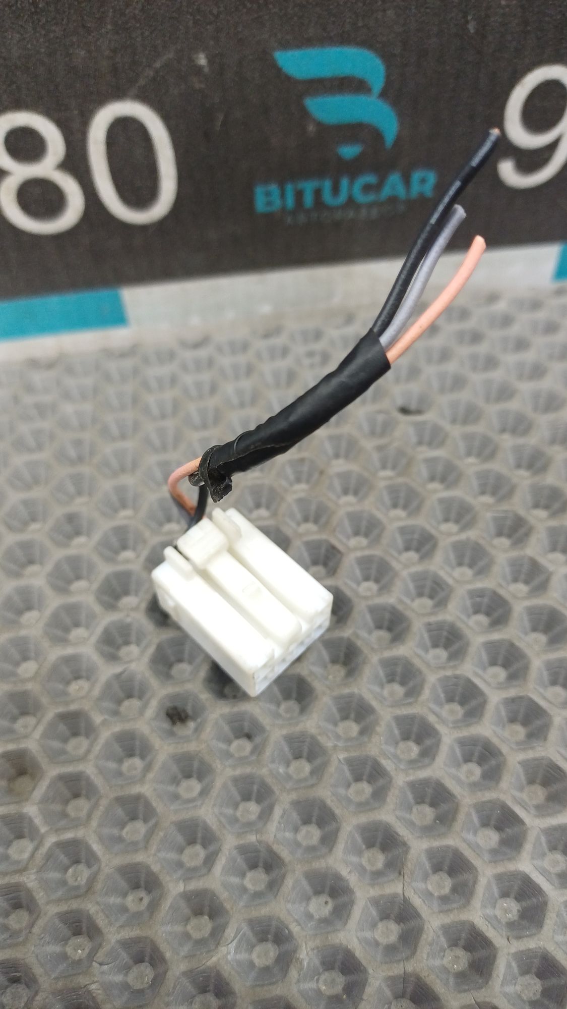 https://ycs.partsauto.market/partsauto-images/thmbs/userImages/c8f07ba63eb5b2f0f6006ea854bf8f7d/part/af1ab400-4305-43a5-9ab2-5e4c5dc54dac_1774868544205.jpg
