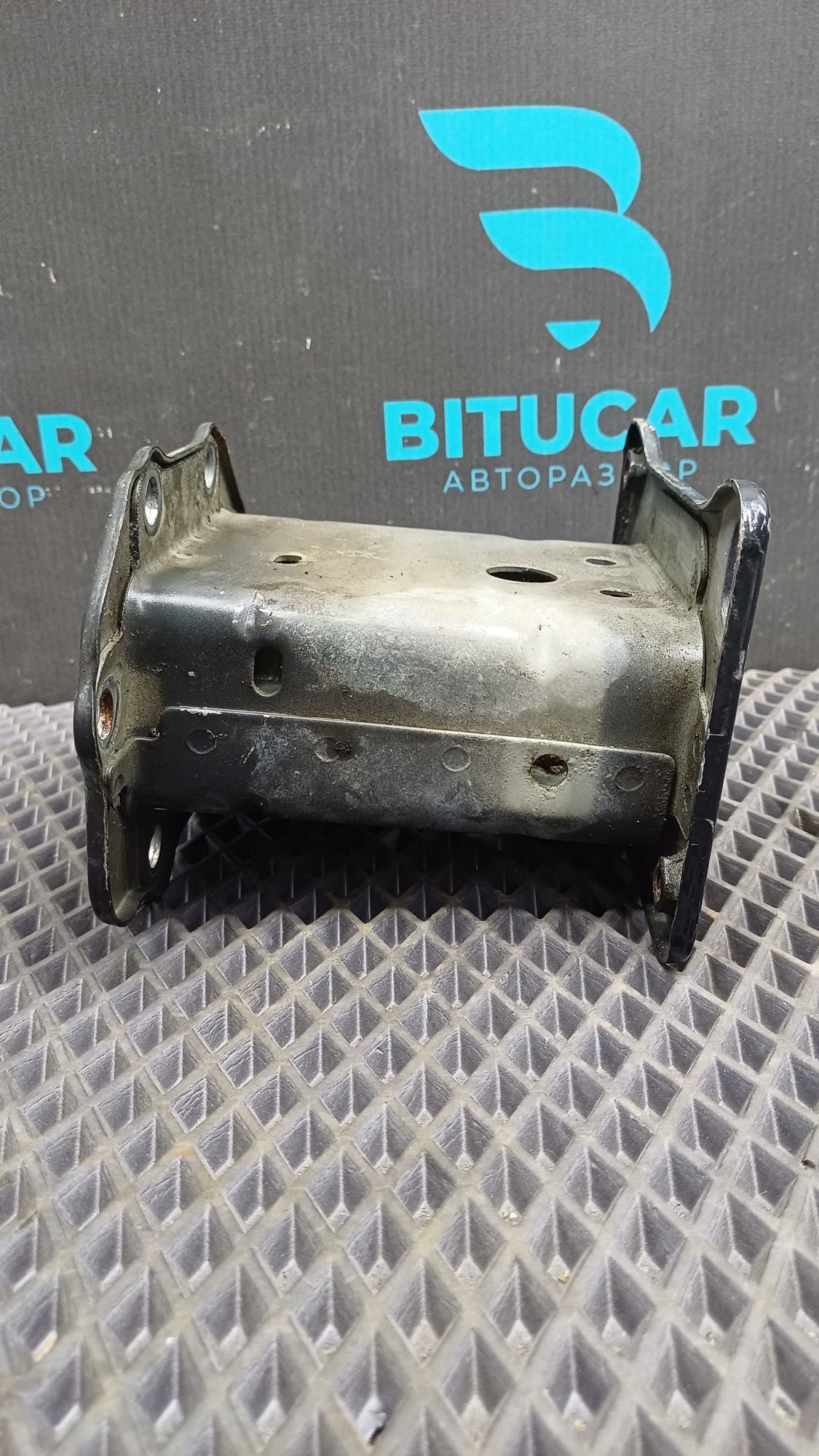 Б/У Кронштейн усилителя переднего бампера правый Kia Ceed 1 ED (G4FC) 1.6L AT 2010 хэтчбек, 1490 рублей, Краснодар