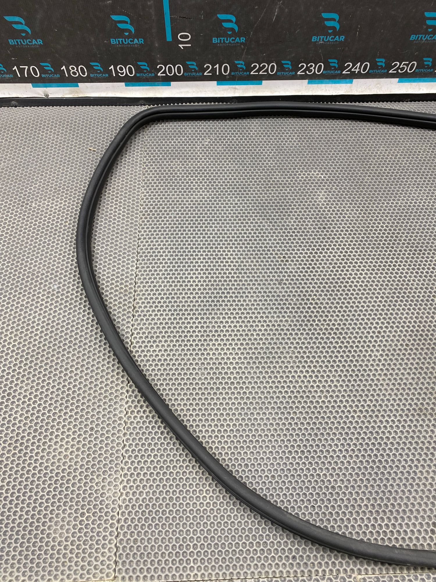 https://ycs.partsauto.market/partsauto-images/thmbs/userImages/c8f07ba63eb5b2f0f6006ea854bf8f7d/part/af377939-4383-4e54-a55c-1dc2f8fed178_1777617397932.jpg