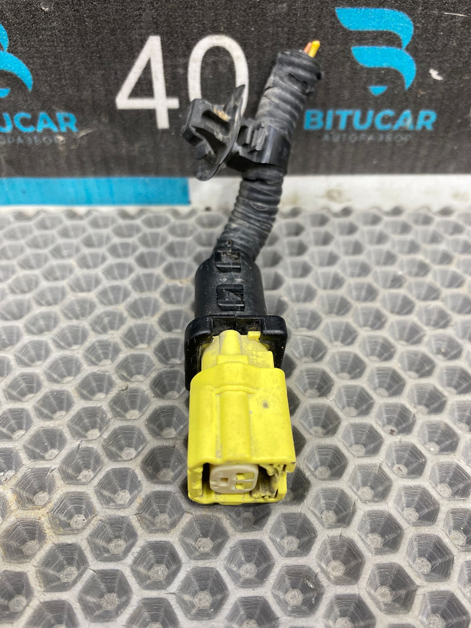 https://ycs.partsauto.market/partsauto-images/thmbs/userImages/c8f07ba63eb5b2f0f6006ea854bf8f7d/part/af8c17f4-00fe-4eed-94dc-bf45571fea69_1775211629125.jpg