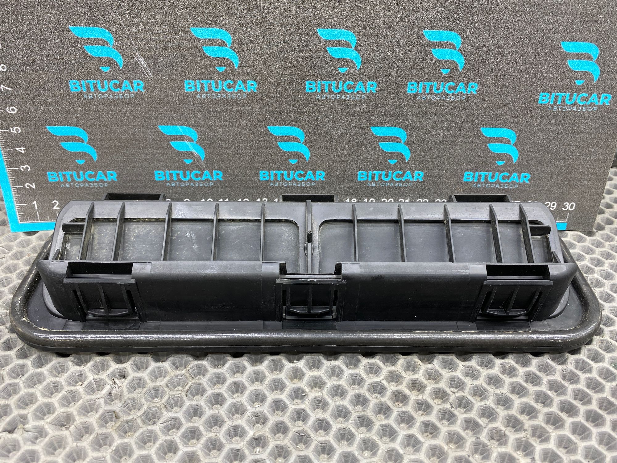 https://ycs.partsauto.market/partsauto-images/thmbs/userImages/c8f07ba63eb5b2f0f6006ea854bf8f7d/part/b016ba2d-e616-44e9-b0cc-edb0baa880cc_1777809237597.jpg
