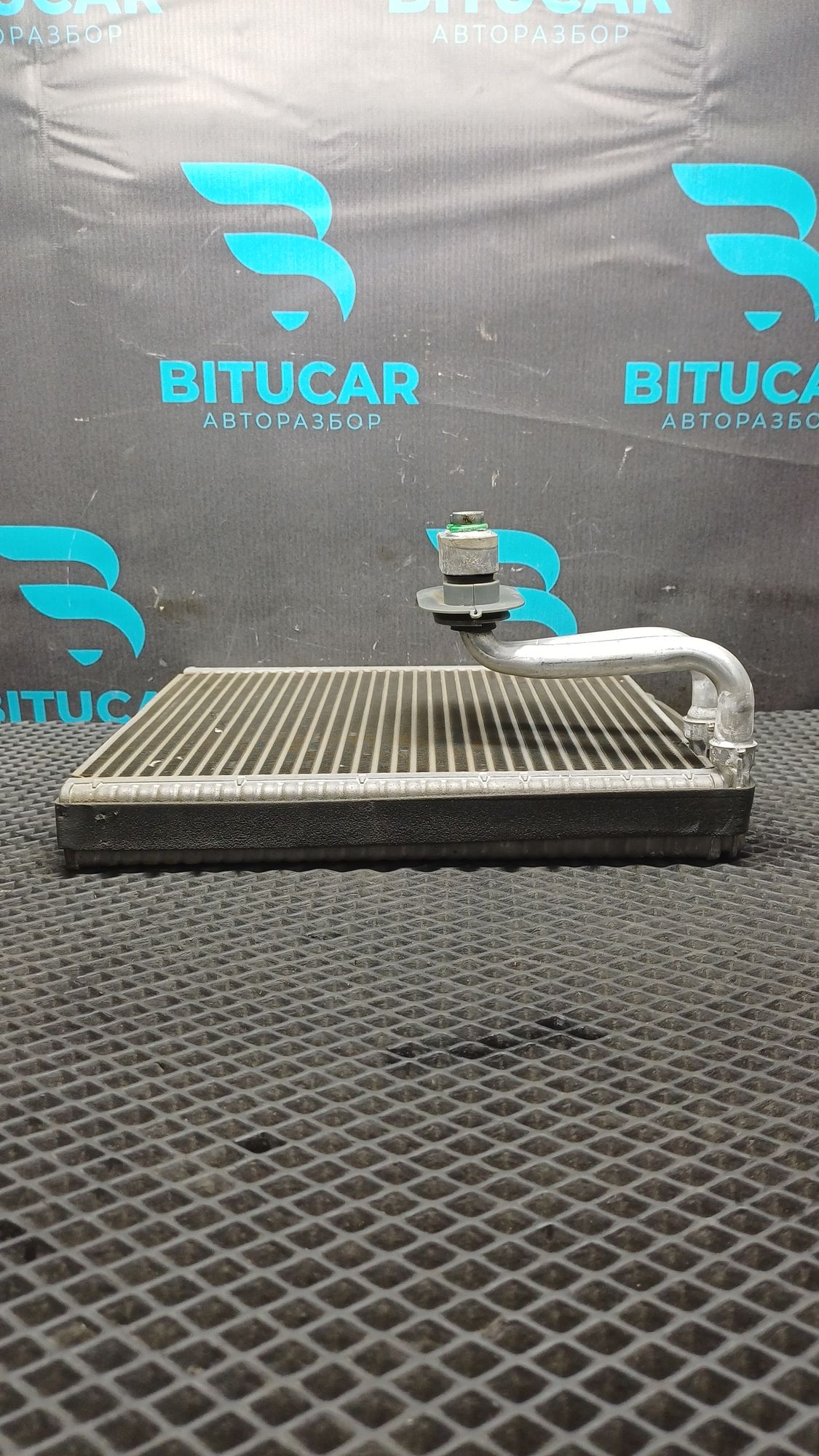 https://ycs.partsauto.market/partsauto-images/thmbs/userImages/c8f07ba63eb5b2f0f6006ea854bf8f7d/part/b0a11f46-0653-494f-a34e-c14656a580f1_1777275708593.jpg