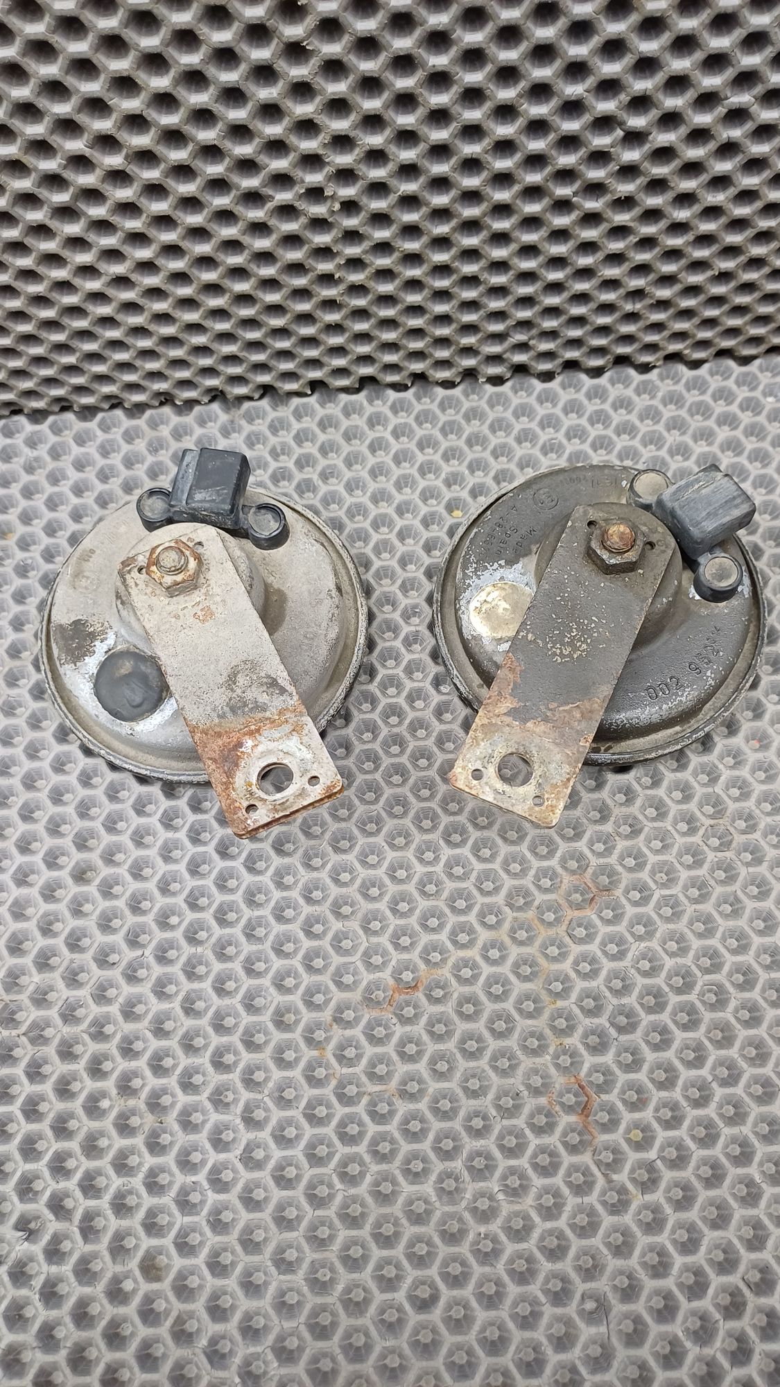 Б/У Звуковой сигнал Toyota CARINA E 6 дорест. 1992—1996 1994 Зеленый, 990 рублей, Краснодар