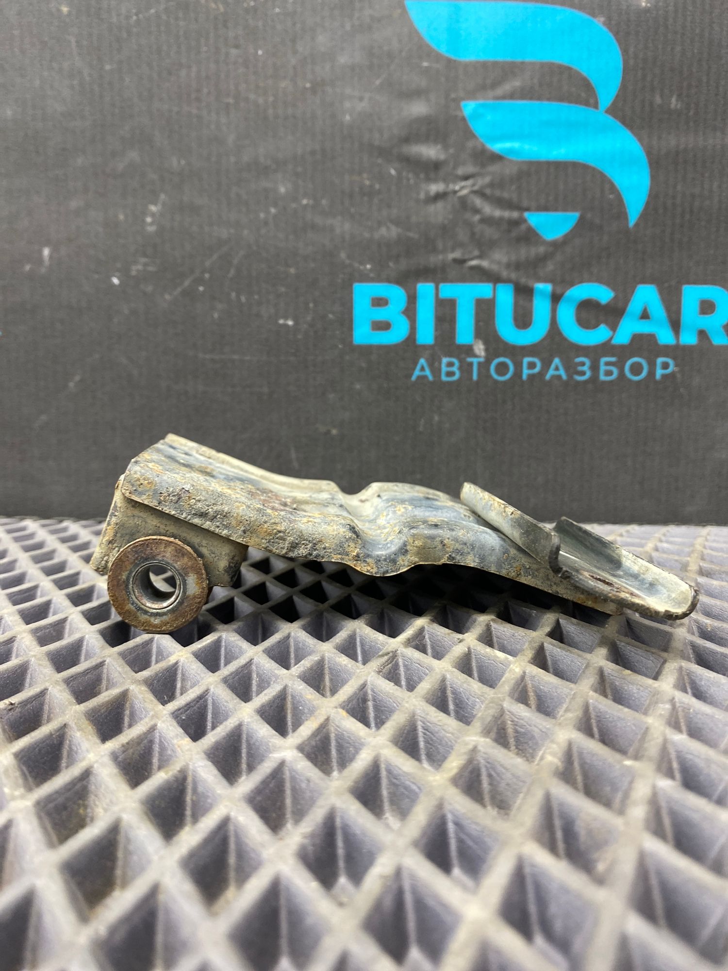 https://ycs.partsauto.market/partsauto-images/thmbs/userImages/c8f07ba63eb5b2f0f6006ea854bf8f7d/part/b0f8b7d9-0a56-4e68-a329-a60bdd8887ab_1771594094713.jpg