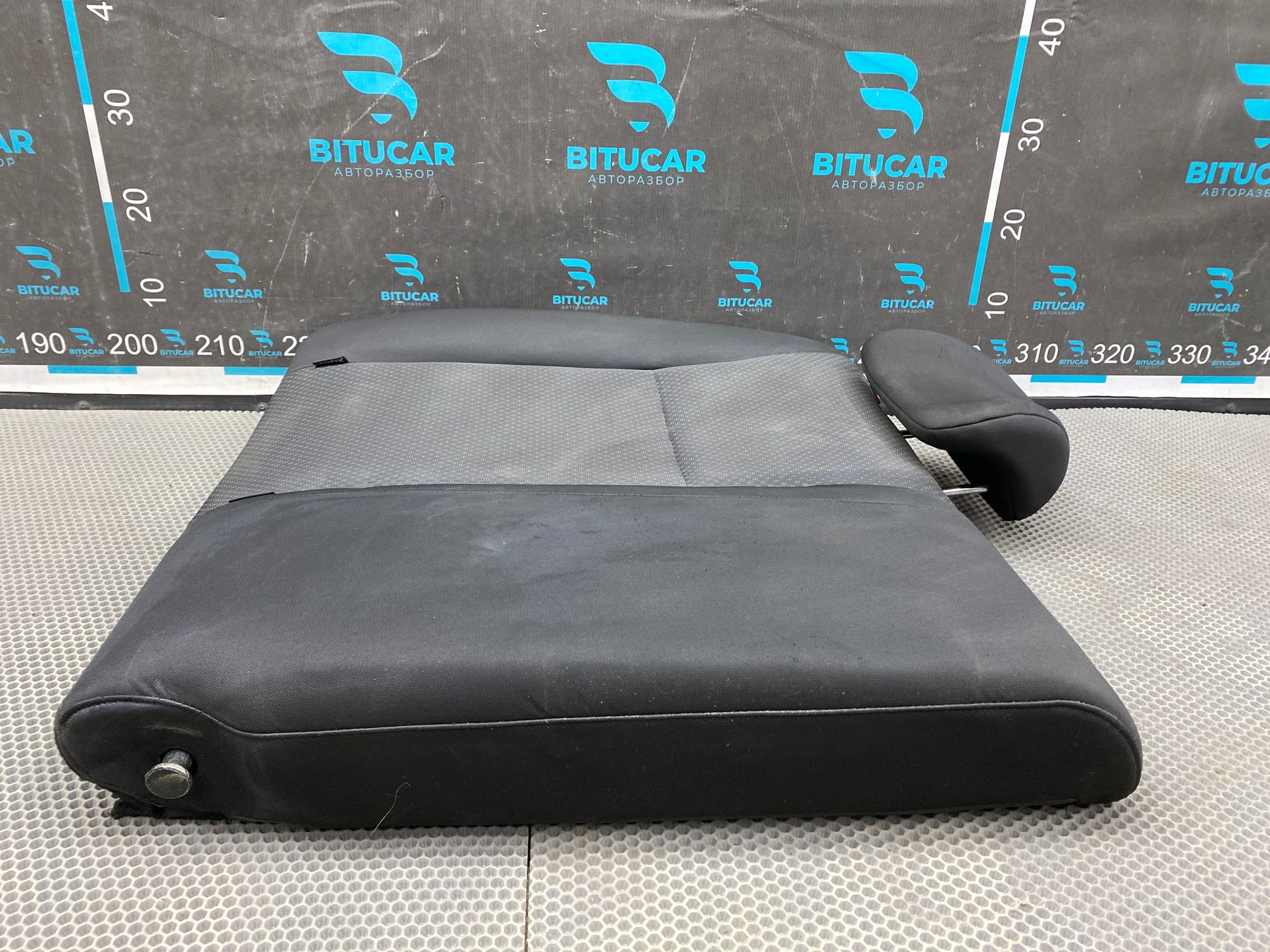 https://ycs.partsauto.market/partsauto-images/thmbs/userImages/c8f07ba63eb5b2f0f6006ea854bf8f7d/part/b15cb826-a1fe-4f4d-b6f3-8ef866c9c847_1777035107120.jpg
