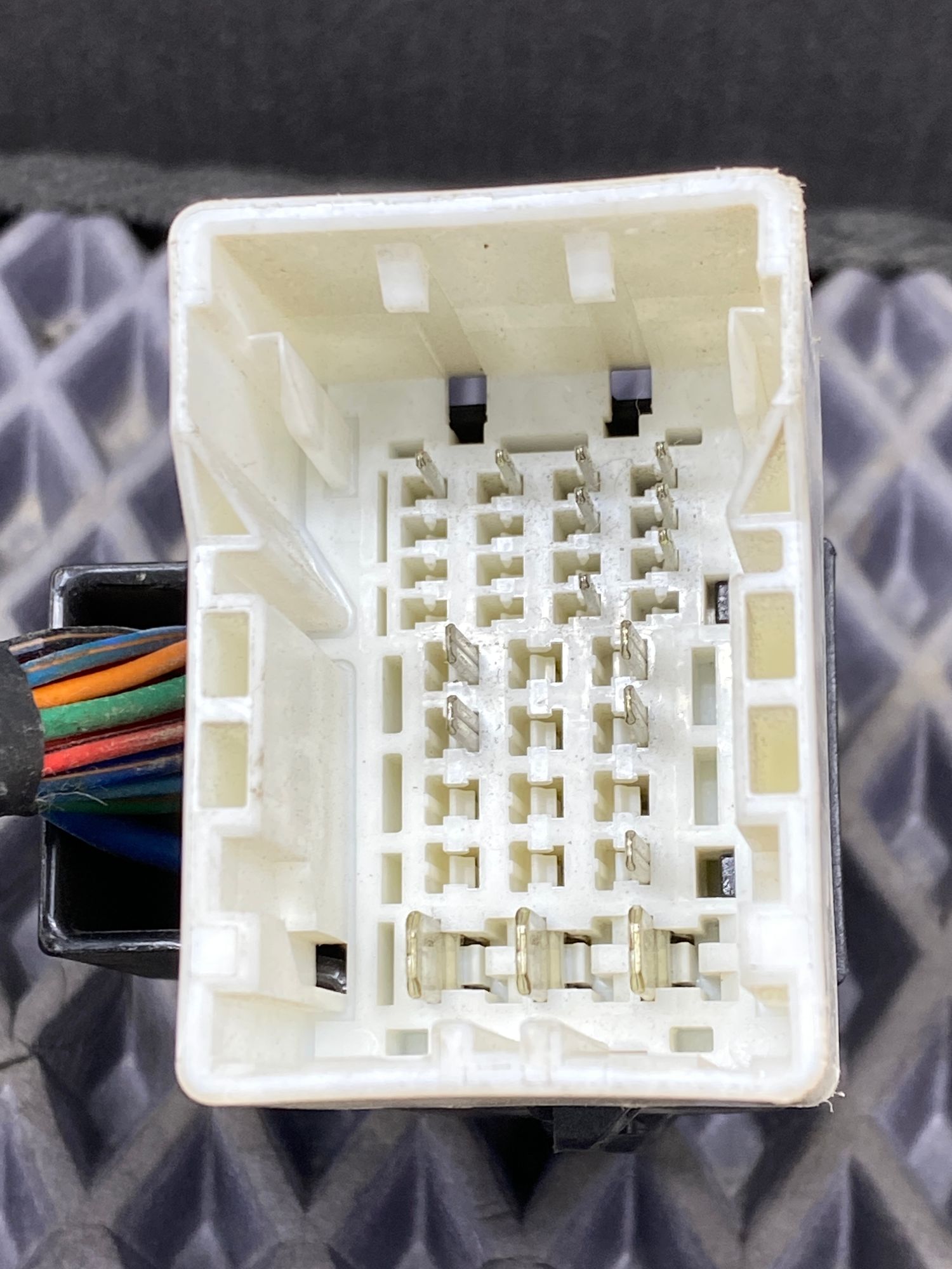 Б/У Фишка блока предохранителей моторного отсека Kia Ceed 2 JD (G4FG) 1.6L AT 2013 Хэтчбек, 499 рублей, Краснодар