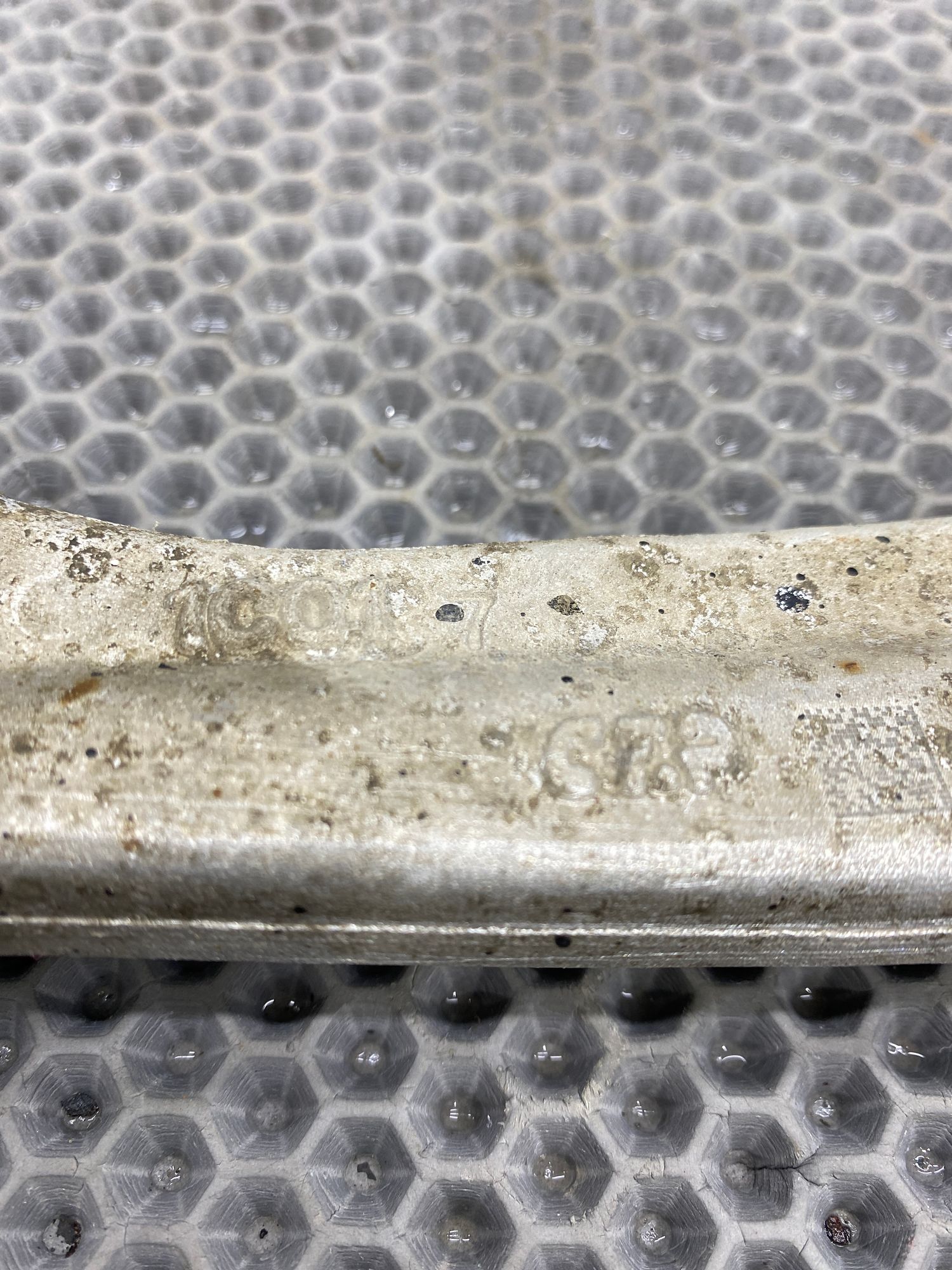 https://ycs.partsauto.market/partsauto-images/thmbs/userImages/c8f07ba63eb5b2f0f6006ea854bf8f7d/part/b1ca5bc5-a5a5-4cdc-8a2e-a65b7ad6b4fc_1775201407163.jpg