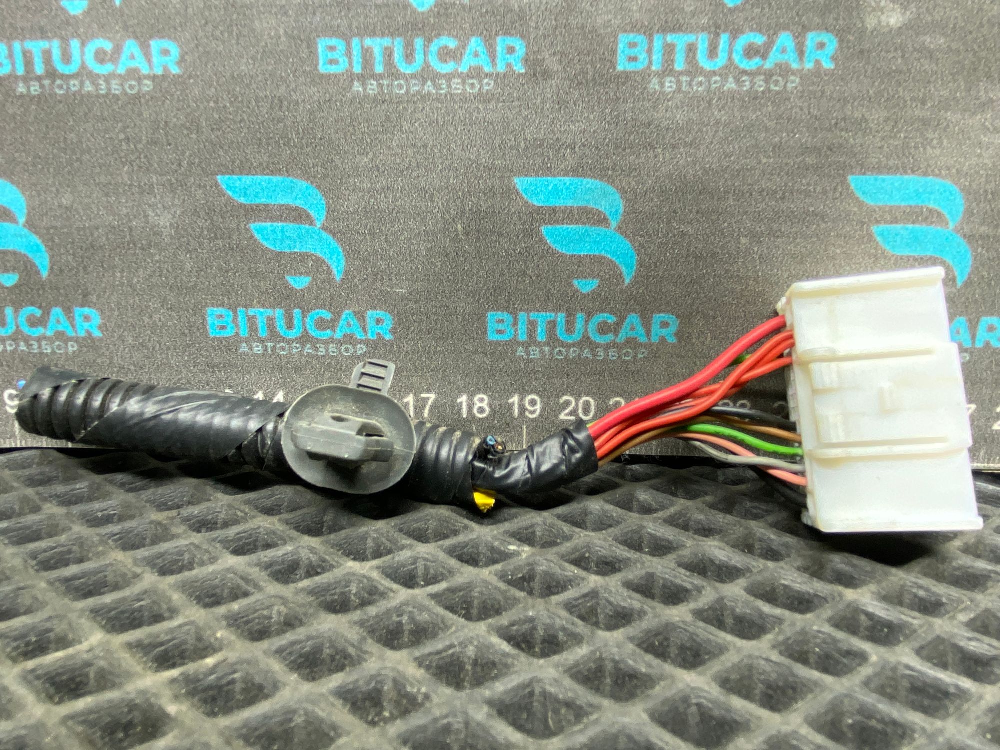 https://ycs.partsauto.market/partsauto-images/thmbs/userImages/c8f07ba63eb5b2f0f6006ea854bf8f7d/part/b26700f3-0482-453d-bc51-49241e43ad27_1777473618364.jpg