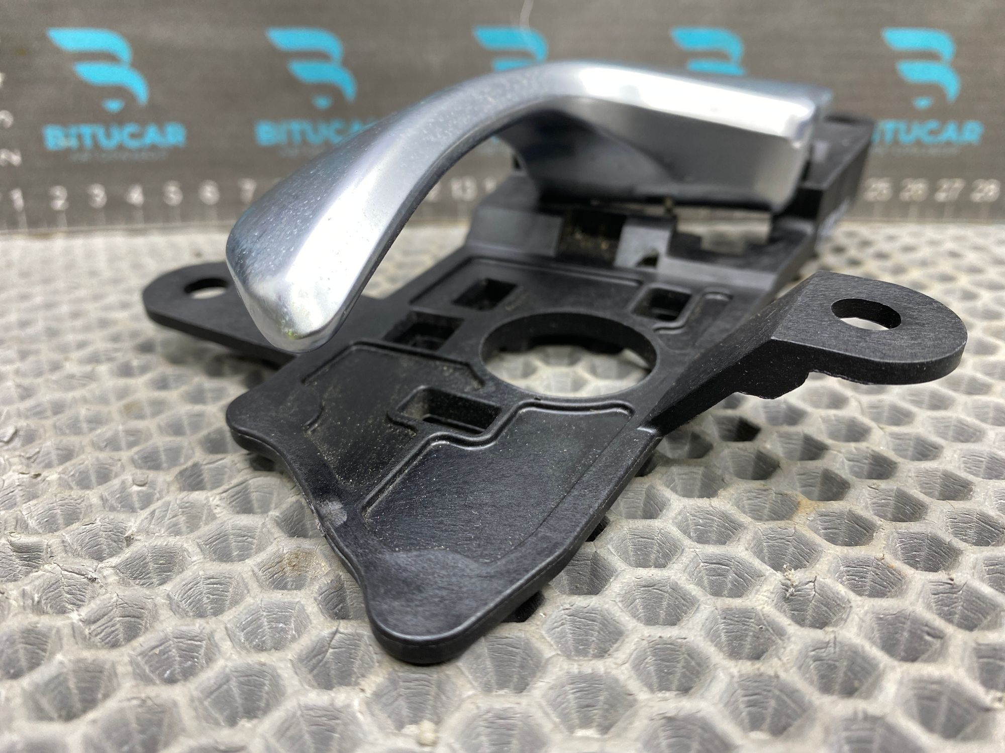 https://ycs.partsauto.market/partsauto-images/thmbs/userImages/c8f07ba63eb5b2f0f6006ea854bf8f7d/part/b2ac2695-190b-49f8-9c31-dc1ac2c0f3c4_1777627656560.jpg