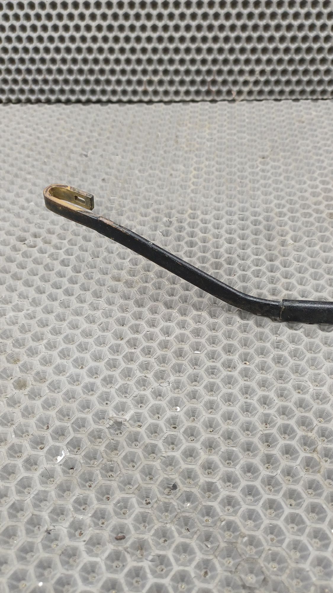 Б/У Поводок дворника правый Toyota CARINA E 6 дорест. 1992—1996 1994 Зеленый, 790 рублей, Краснодар