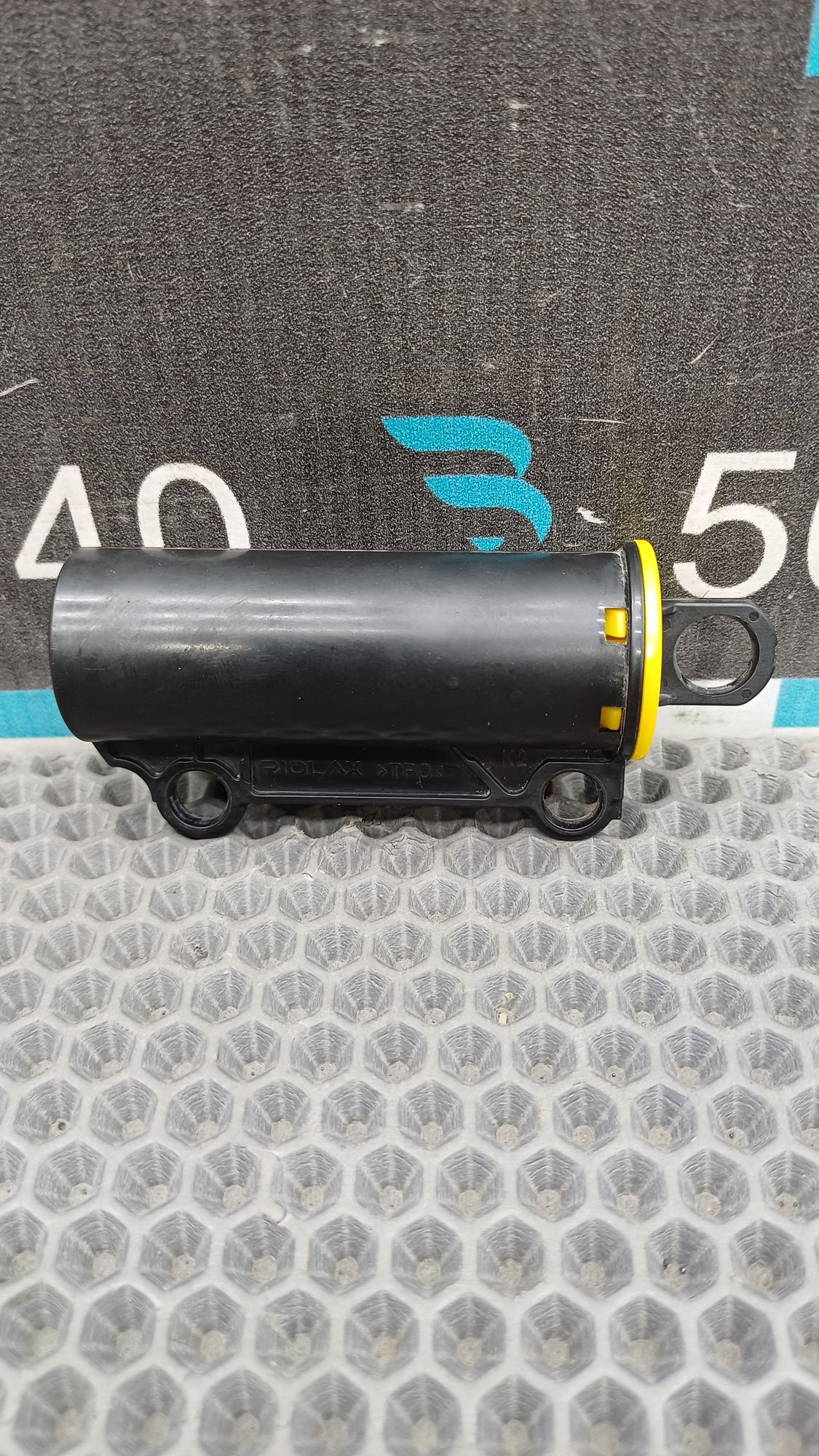 Б/У Амортизатор бардачка Kia Optima 4 JF (G4KJ) 2.4L AT 2019 GT-Line, 990 рублей, Краснодар