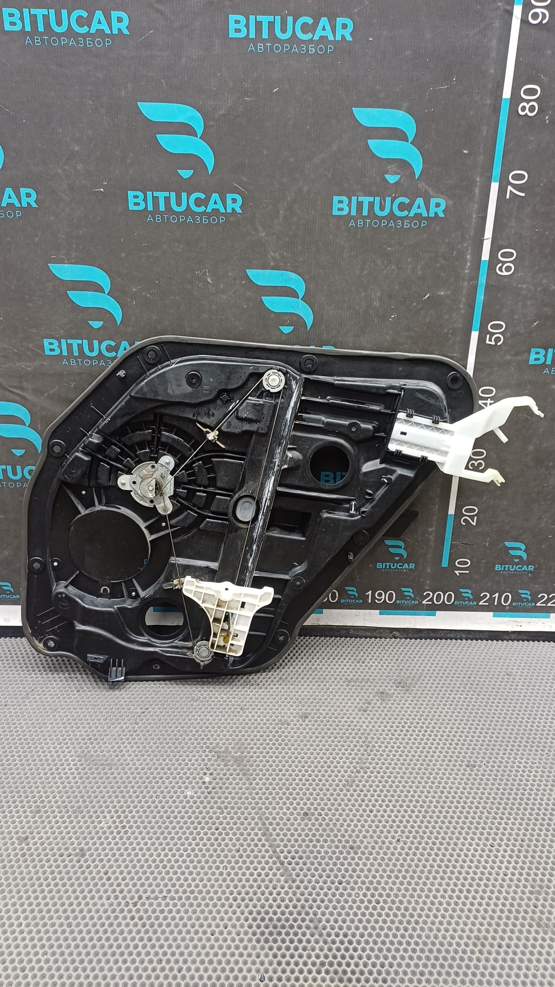 https://ycs.partsauto.market/partsauto-images/thmbs/userImages/c8f07ba63eb5b2f0f6006ea854bf8f7d/part/b3a75a18-a6cf-4ca7-8cba-706ad8a2bab7_1776069257487.jpg