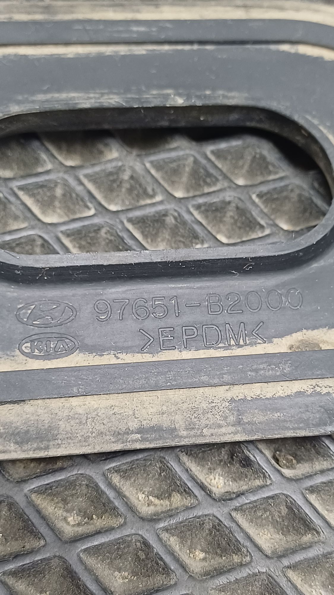 https://ycs.partsauto.market/partsauto-images/thmbs/userImages/c8f07ba63eb5b2f0f6006ea854bf8f7d/part/b437d6f8-d52b-4451-8cec-32a59d78653f_1777102582312.jpg