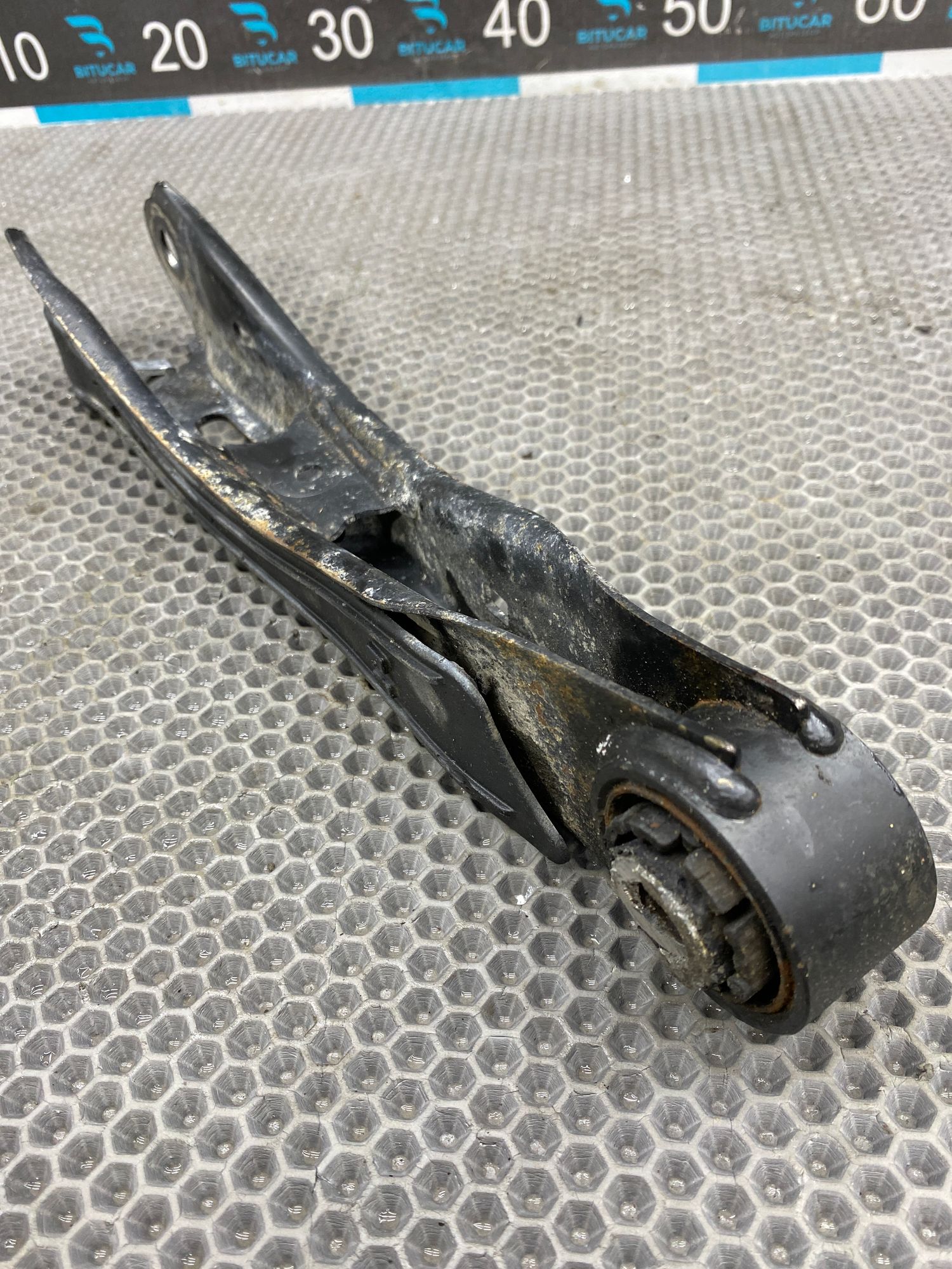 https://ycs.partsauto.market/partsauto-images/thmbs/userImages/c8f07ba63eb5b2f0f6006ea854bf8f7d/part/b46ba9b2-1e71-45fc-acbb-0967b8746818_1775200078467.jpg