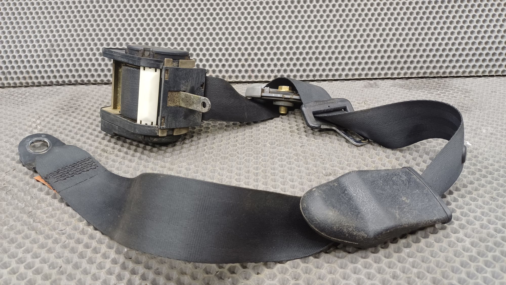 https://ycs.partsauto.market/partsauto-images/thmbs/userImages/c8f07ba63eb5b2f0f6006ea854bf8f7d/part/b4c172f2-c21d-4453-8a3b-25df760706fa_1774347647191.jpg