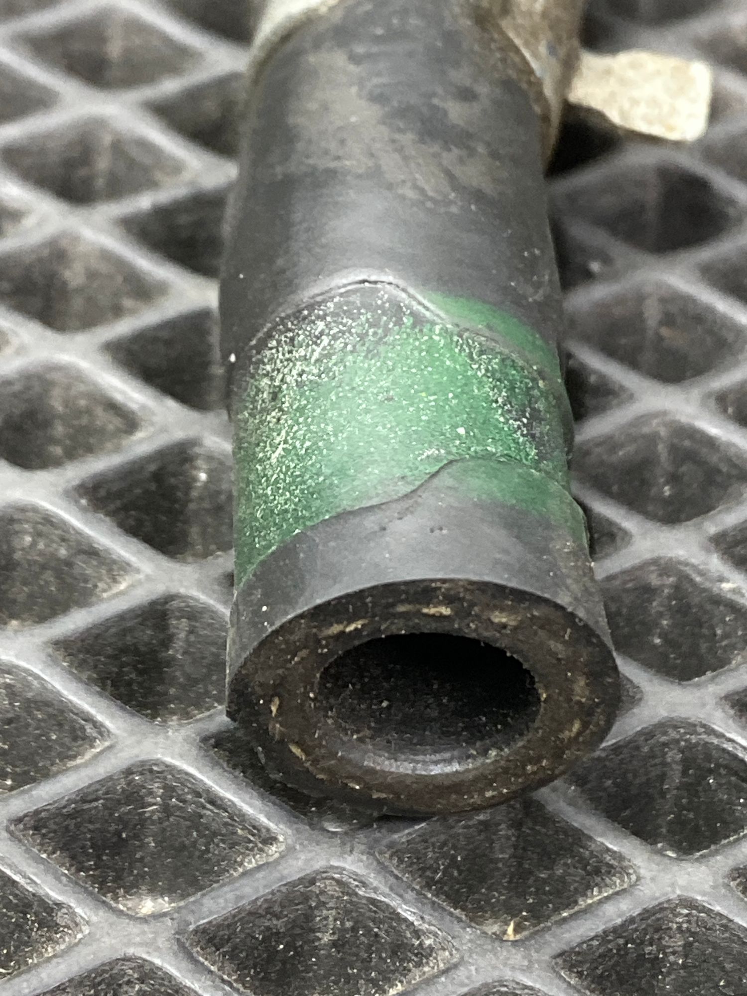 https://ycs.partsauto.market/partsauto-images/thmbs/userImages/c8f07ba63eb5b2f0f6006ea854bf8f7d/part/b545213d-1bf8-42d9-b41f-d1ca4e6c3e77_1775385701912.jpg