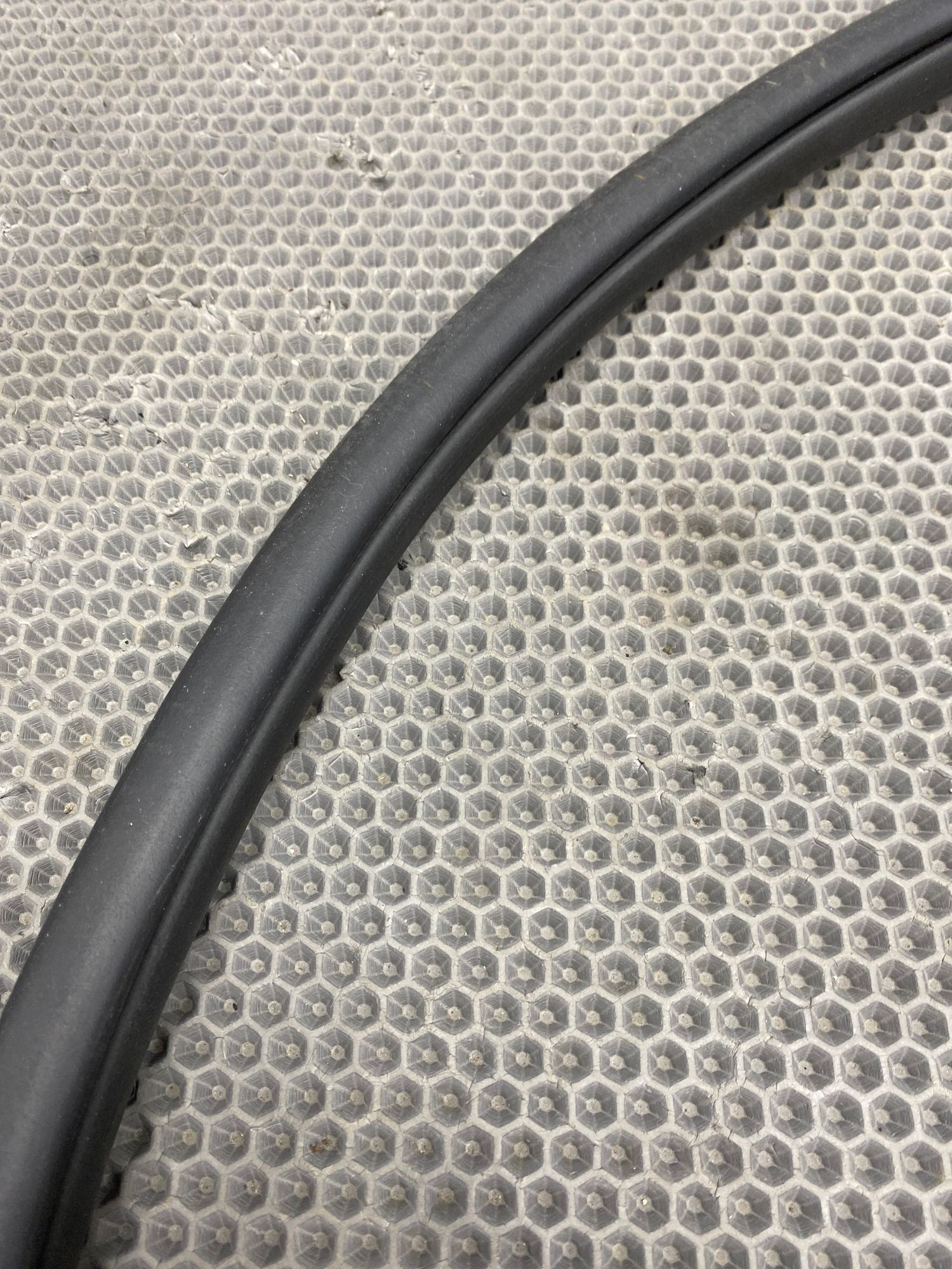 Б/У Уплотнитель двери задней правой Kia Optima IV JF (G4KJ) 2.4L AT 2019 GT-Line, 1490 рублей, Краснодар