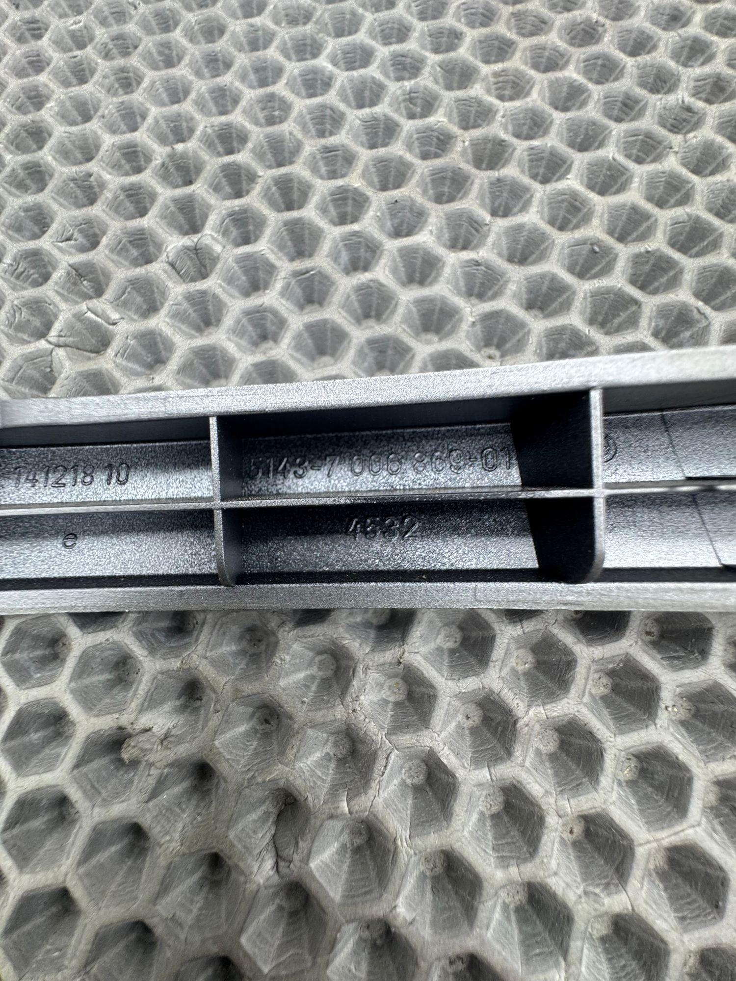 Накладка стойки салона левая BMW E65 E66 2001—2005 2003, 499 рублей, Краснодар