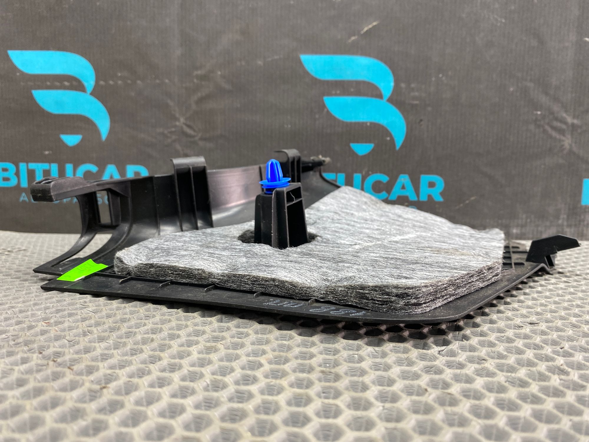 https://ycs.partsauto.market/partsauto-images/thmbs/userImages/c8f07ba63eb5b2f0f6006ea854bf8f7d/part/b6bd43cc-2882-487b-98c9-08123eb85035_1777538832353.jpg