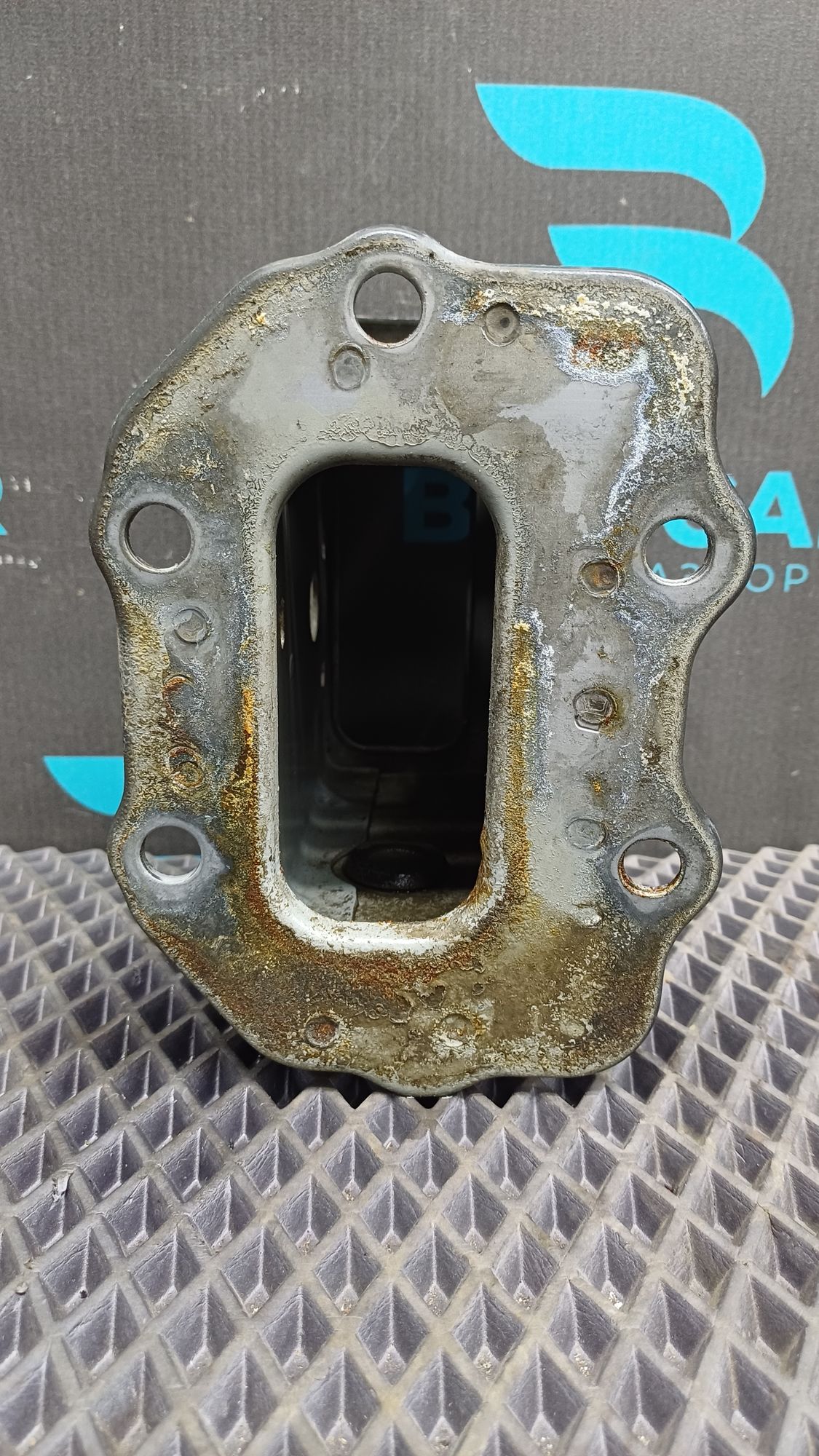 Б/У Кронштейн усилителя переднего бампера правый Kia Ceed 1 ED (G4FC) 1.6L AT 2010 хэтчбек, 1490 рублей, Краснодар