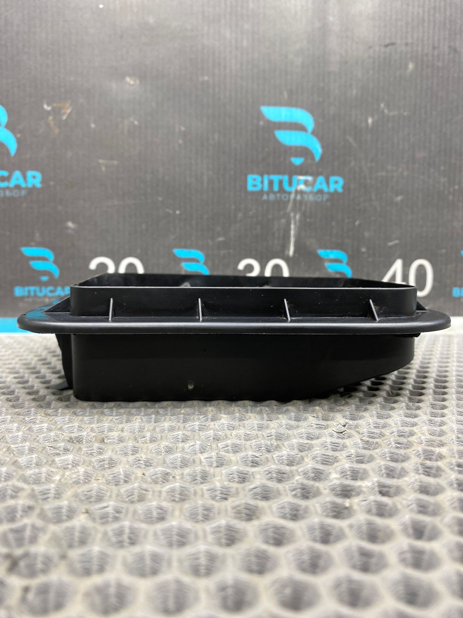 https://ycs.partsauto.market/partsauto-images/thmbs/userImages/c8f07ba63eb5b2f0f6006ea854bf8f7d/part/b6f63622-0345-48bc-b8ed-51142b2b7028_1777302586292.jpg