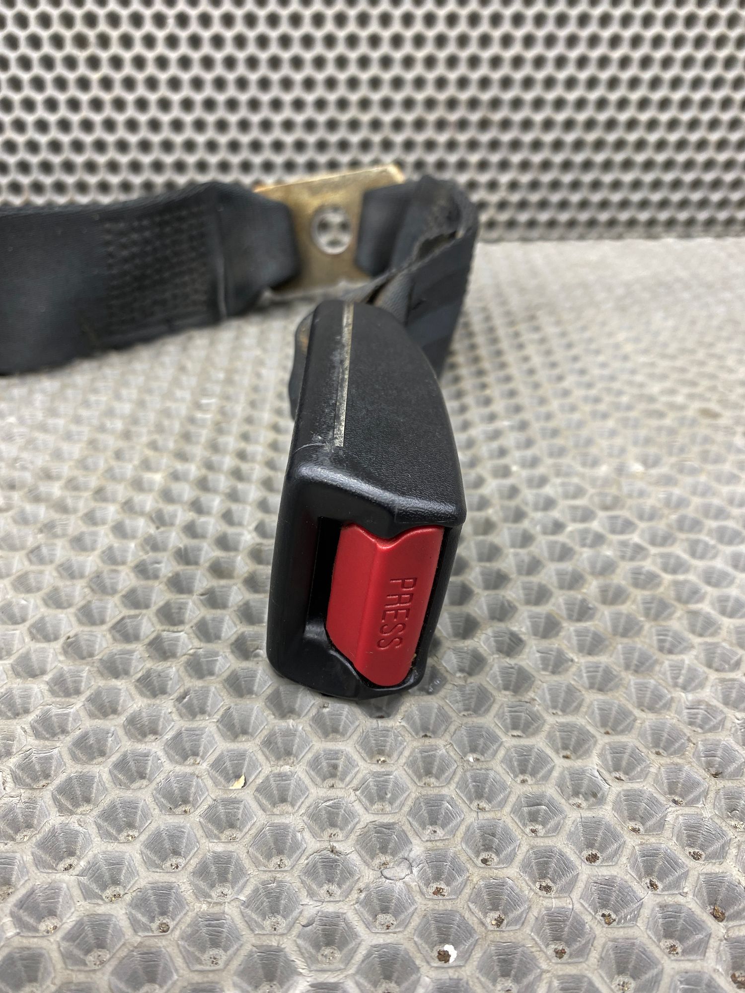 Б/У Замок спинки сидения Toyota CARINA E 6 дорест. 1992—1996 1994 Зеленый, 990 рублей, Краснодар