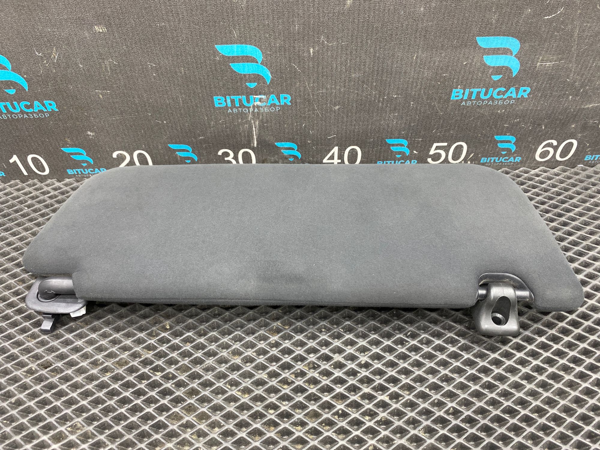 https://ycs.partsauto.market/partsauto-images/thmbs/userImages/c8f07ba63eb5b2f0f6006ea854bf8f7d/part/b7eb1c76-da48-4be8-be91-9074cd5e23bf_1777792319166.jpg