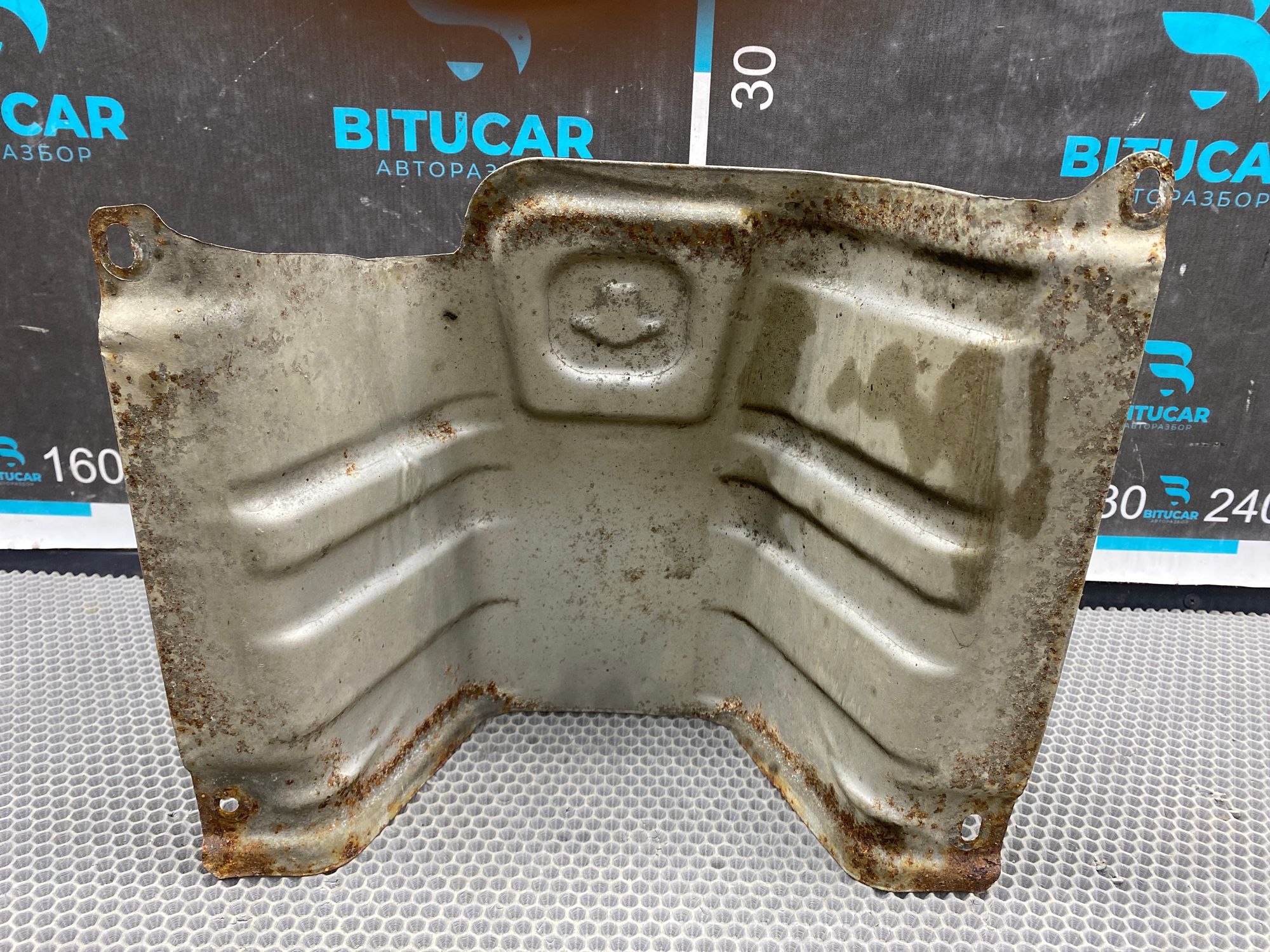 https://ycs.partsauto.market/partsauto-images/thmbs/userImages/c8f07ba63eb5b2f0f6006ea854bf8f7d/part/b7ecf9e9-b12f-4063-9c6a-b1be67f7fff2_1774869231359.jpg