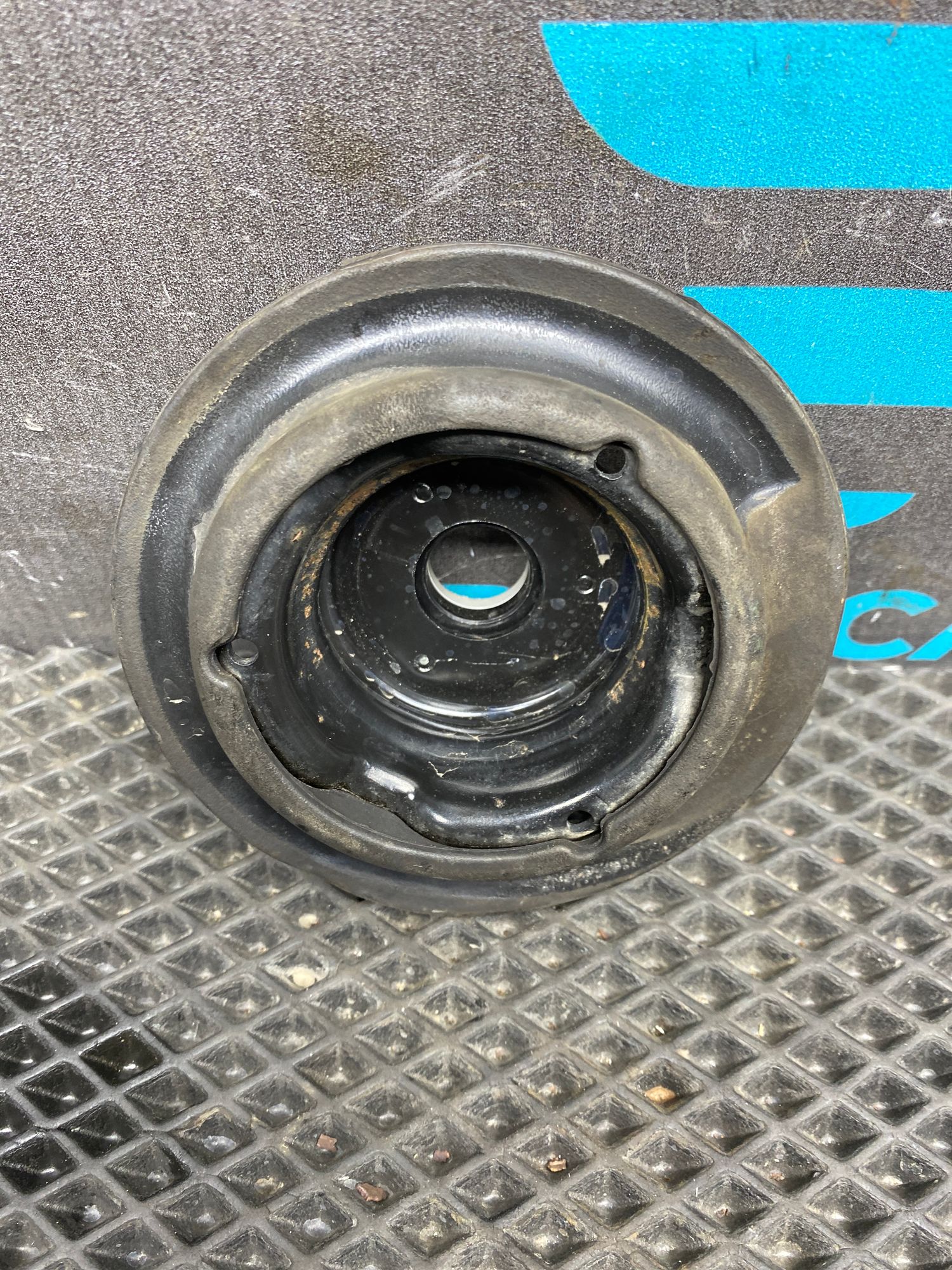 https://ycs.partsauto.market/partsauto-images/thmbs/userImages/c8f07ba63eb5b2f0f6006ea854bf8f7d/part/b81b6d24-b940-4759-ae5e-5ee06b6e16c1_1777272148384.jpg