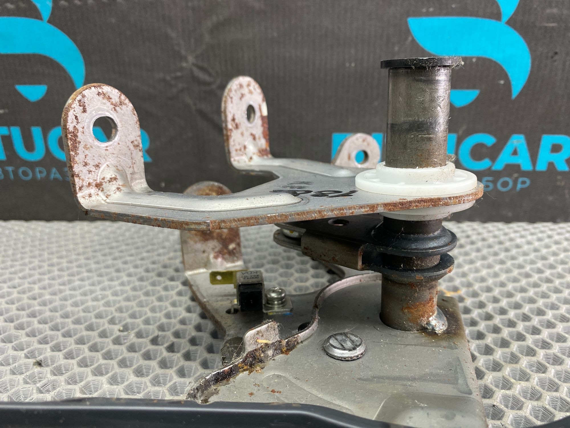 https://ycs.partsauto.market/partsauto-images/thmbs/userImages/c8f07ba63eb5b2f0f6006ea854bf8f7d/part/b82f985e-8d2c-4efb-989c-301571a300d6_1777532686216.jpg