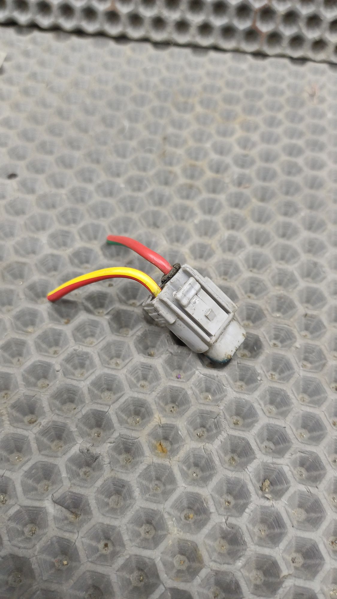 Б/У Фишка мотора стеклоподъемника Toyota CARINA E 6 дорест. 1992—1996 1994 Зеленый, 499 рублей, Краснодар