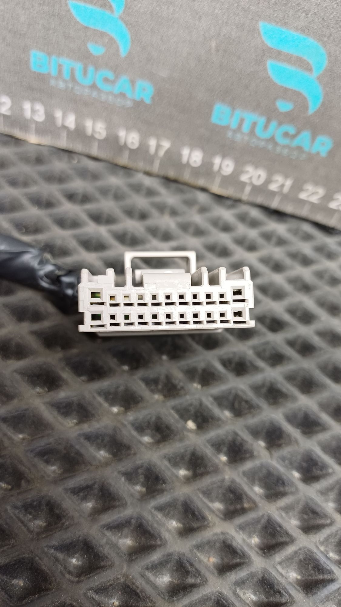 https://ycs.partsauto.market/partsauto-images/thmbs/userImages/c8f07ba63eb5b2f0f6006ea854bf8f7d/part/b8d6817b-f91a-43d1-9a76-8f1a62ccfd57_1777534453471.jpg