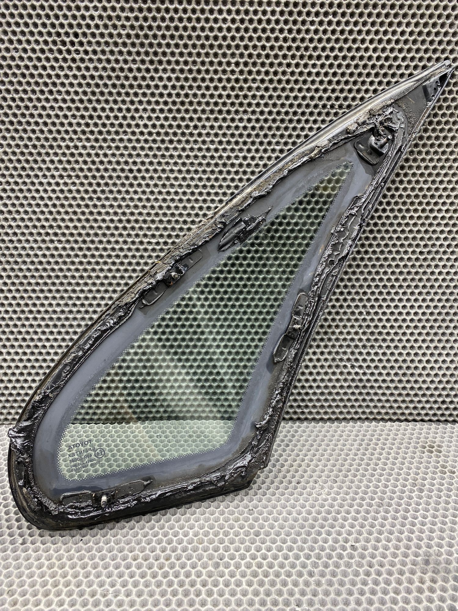 Б/У Стекло кузова глухое заднее левое Toyota CARINA E 6 дорест. 1992—1996 1994 Зеленый, 890 рублей, Краснодар