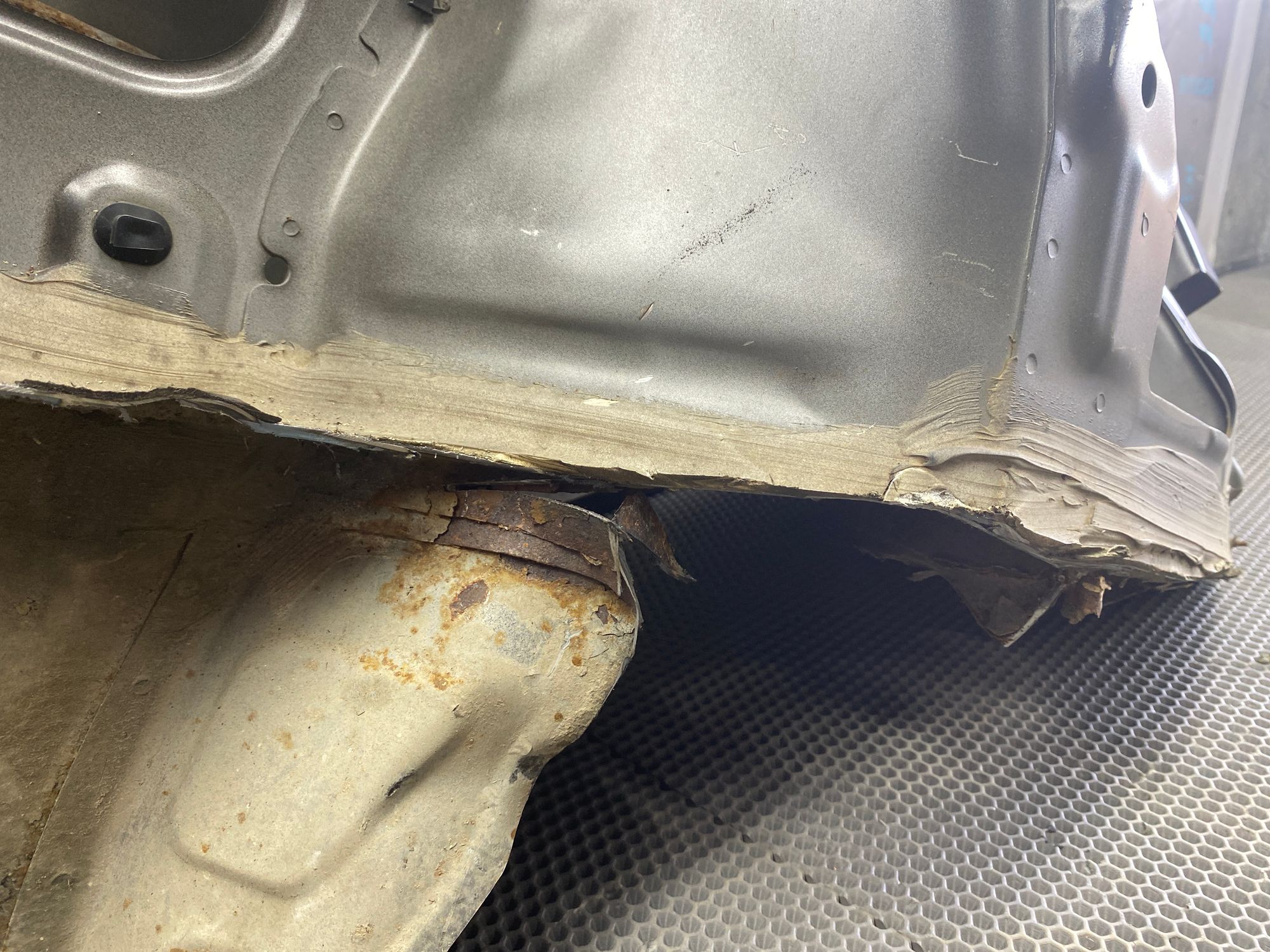 https://ycs.partsauto.market/partsauto-images/thmbs/userImages/c8f07ba63eb5b2f0f6006ea854bf8f7d/part/b8f2ccb7-2587-4b51-b1c2-5039e0cb039b_1776427943755.jpg