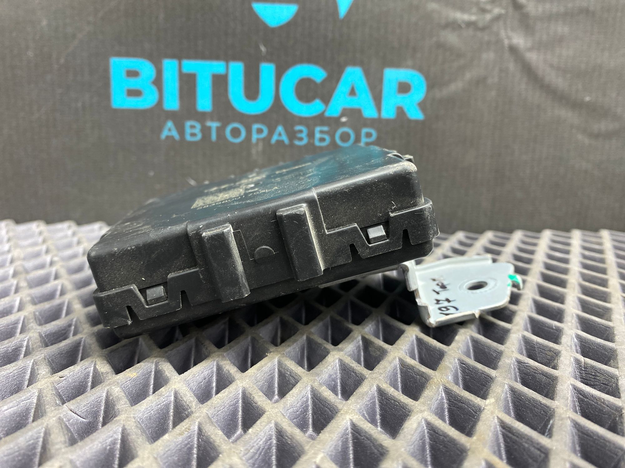 https://ycs.partsauto.market/partsauto-images/thmbs/userImages/c8f07ba63eb5b2f0f6006ea854bf8f7d/part/b9e7ba46-52cc-4edb-b7fd-45211ff5af99_1775546649208.jpg