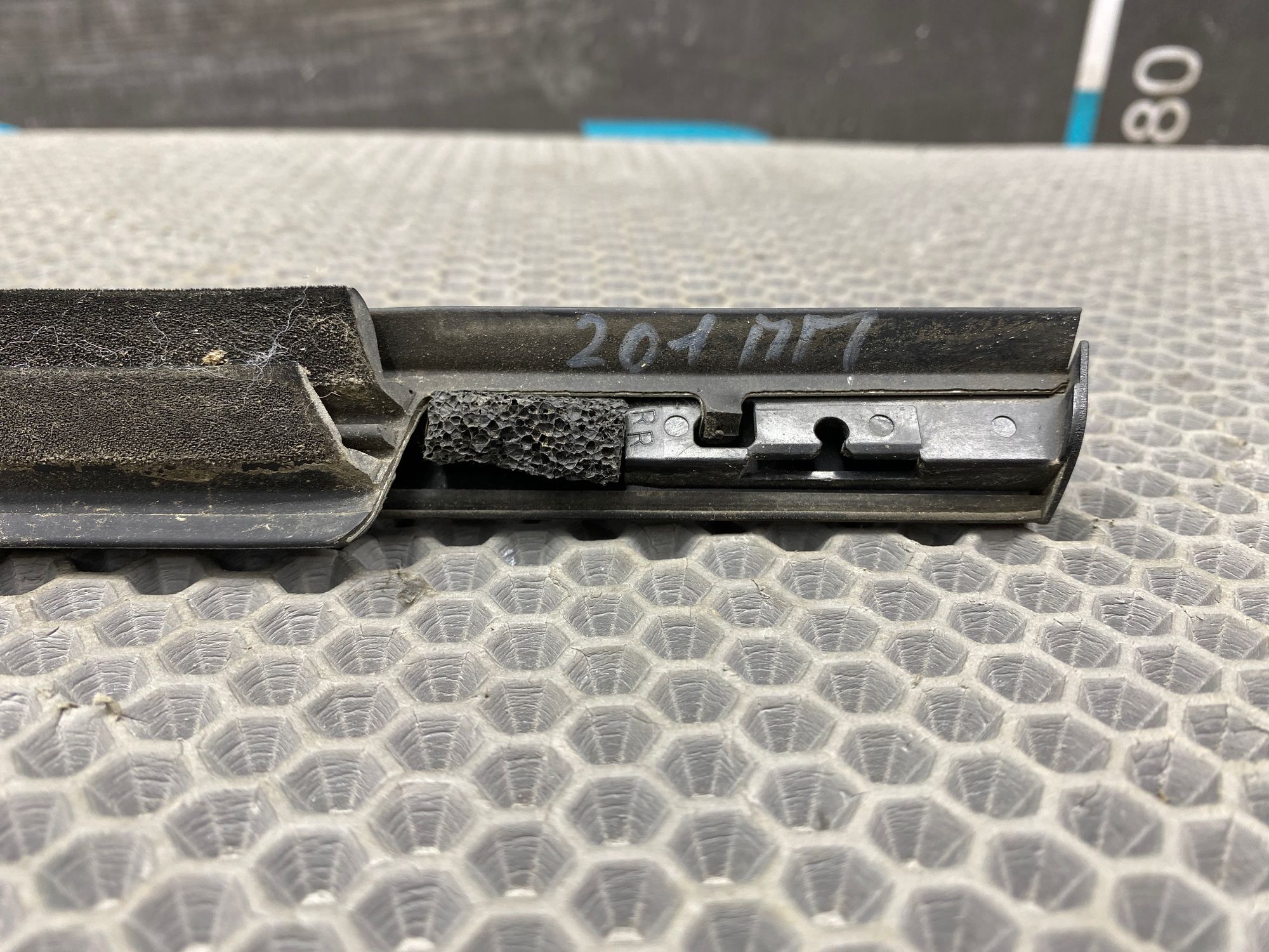 https://ycs.partsauto.market/partsauto-images/thmbs/userImages/c8f07ba63eb5b2f0f6006ea854bf8f7d/part/ba5cc5d4-8ab8-4a96-b3ea-5a9cace24bd8_1777031410007.jpg