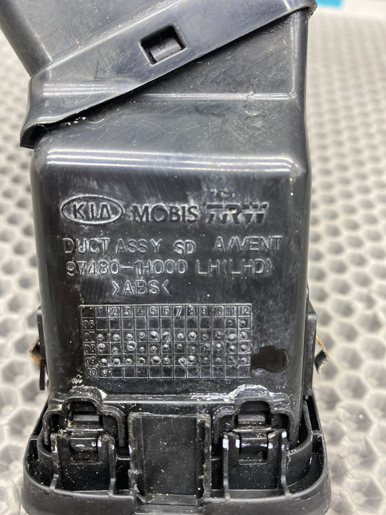 https://ycs.partsauto.market/partsauto-images/thmbs/userImages/c8f07ba63eb5b2f0f6006ea854bf8f7d/part/badd5ace-b4ef-471a-90b5-98bd4fb708a2_1775049898484.jpg
