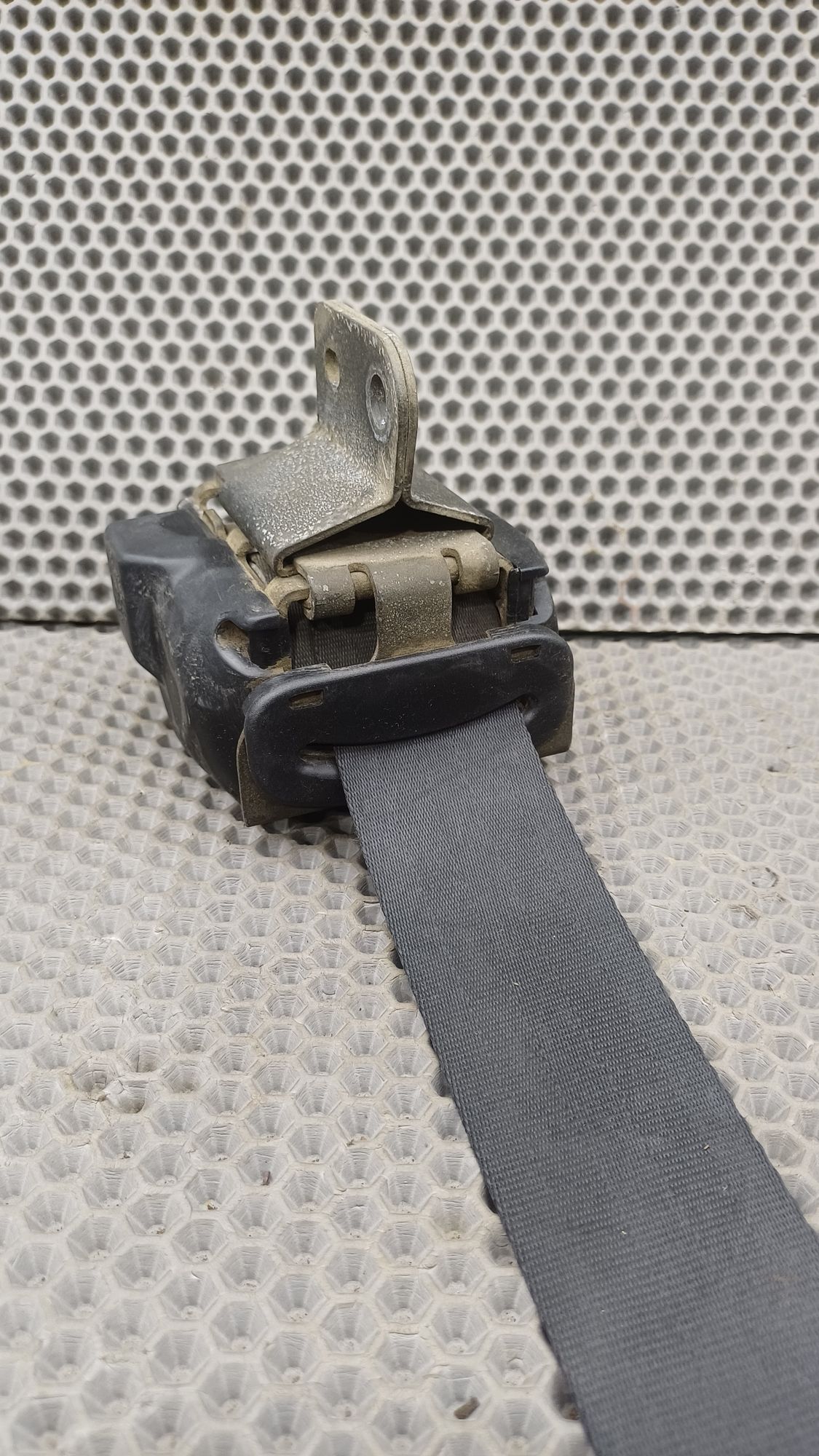 https://ycs.partsauto.market/partsauto-images/thmbs/userImages/c8f07ba63eb5b2f0f6006ea854bf8f7d/part/bae69713-56a1-474d-a7ca-d995ef2b4c8a_1774344796907.jpg