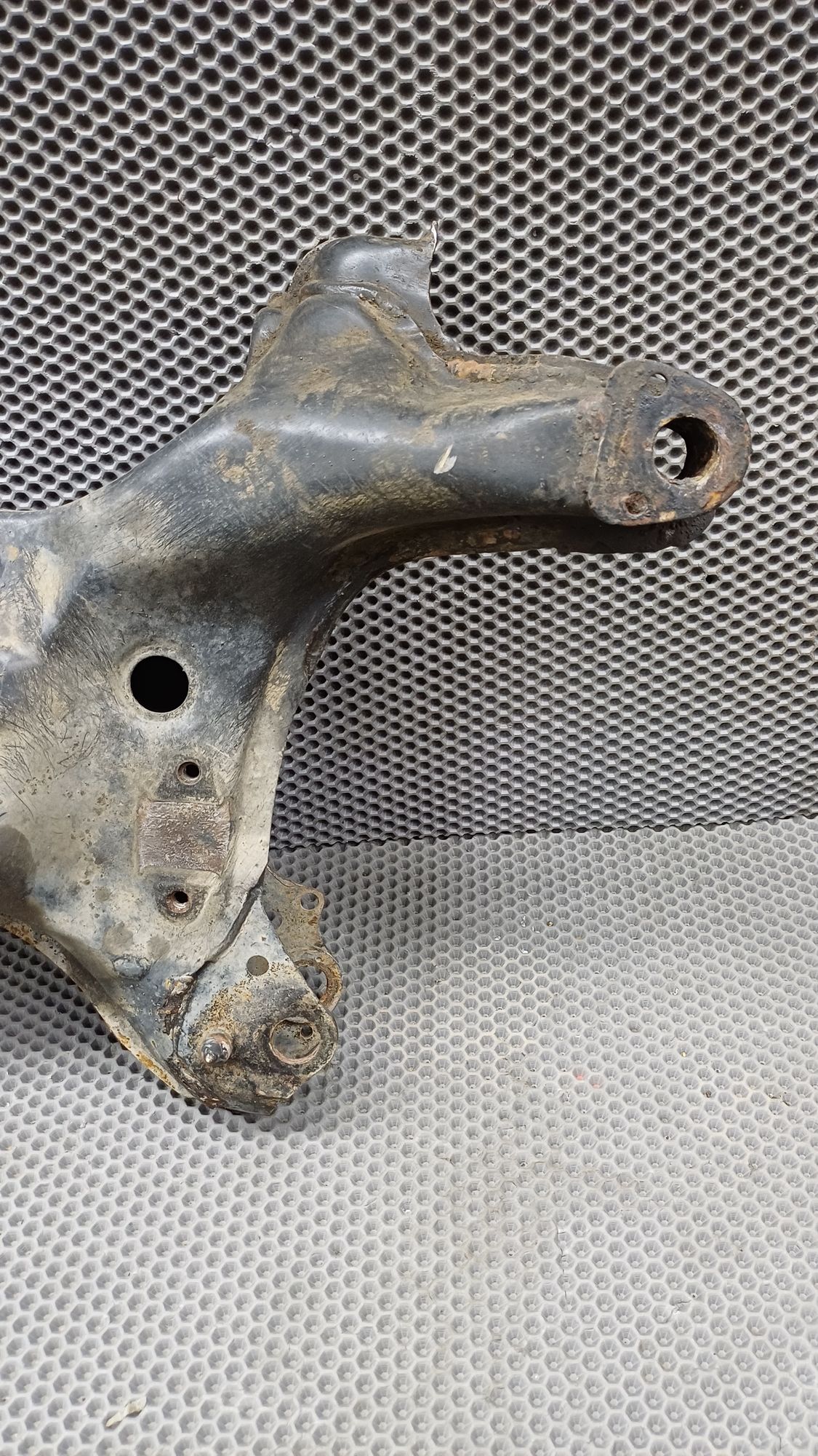 Б/У Подрамник передний Toyota CARINA E 6 дорест. 1992—1996 1994 Зеленый, 3990 рублей, Краснодар