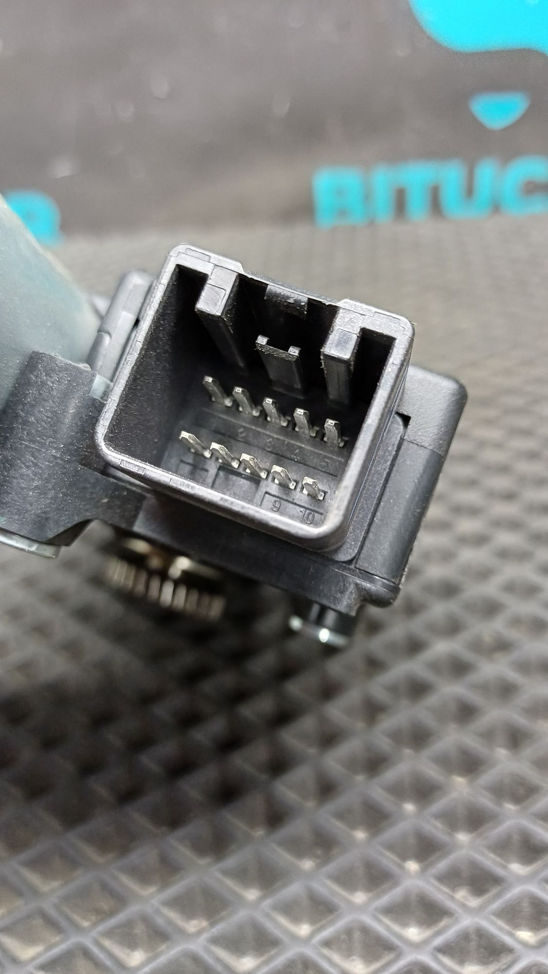 https://ycs.partsauto.market/partsauto-images/thmbs/userImages/c8f07ba63eb5b2f0f6006ea854bf8f7d/part/bb7a8c51-2ff6-4c1e-9b51-808c5b7fbabc_1777563022196.jpg