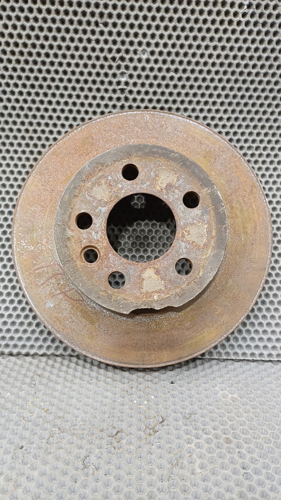 https://ycs.partsauto.market/partsauto-images/thmbs/userImages/c8f07ba63eb5b2f0f6006ea854bf8f7d/part/bb9dda5a-3485-41d6-8b55-e977b47657b5_1774339378545.jpg