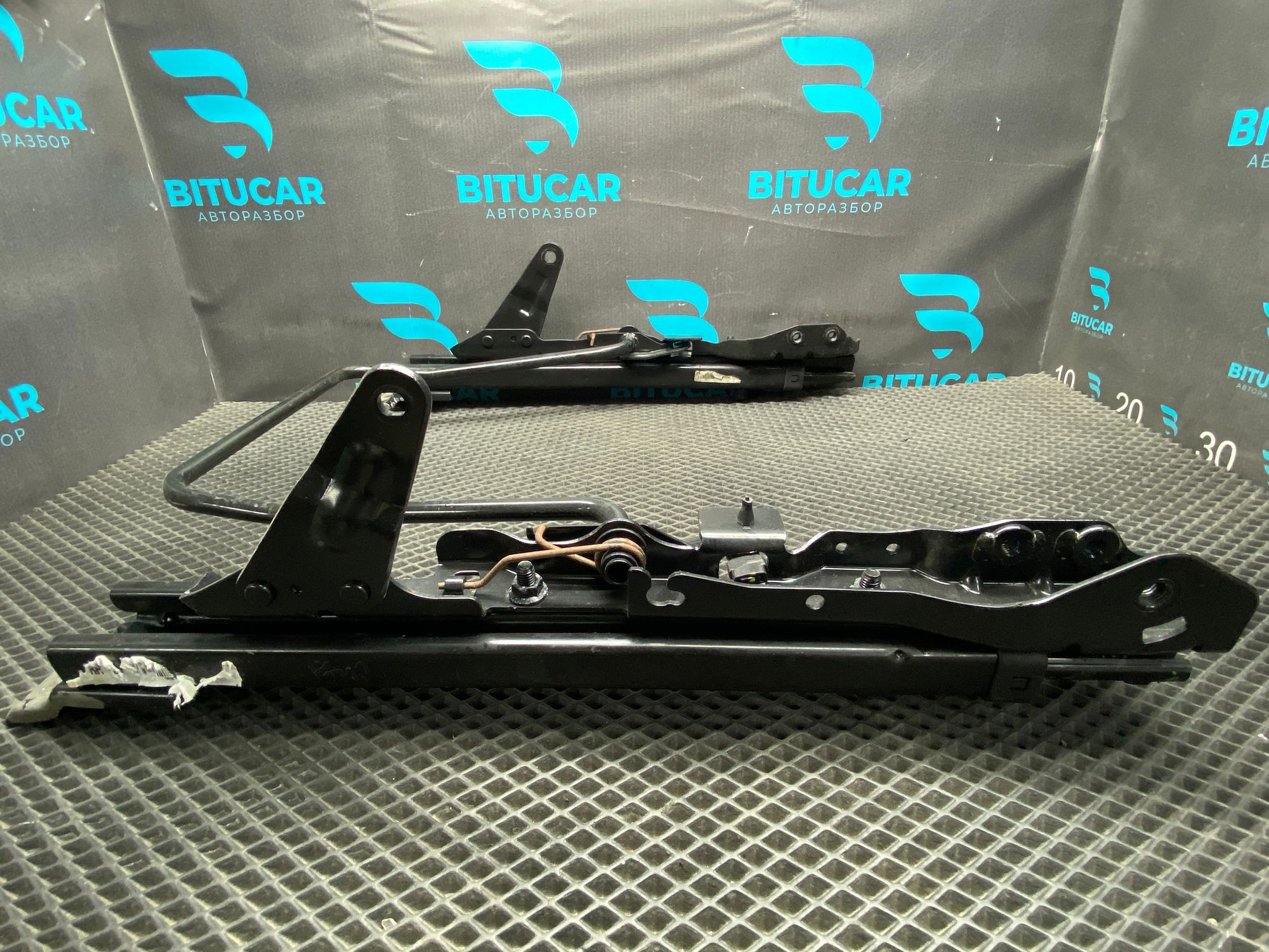 https://ycs.partsauto.market/partsauto-images/thmbs/userImages/c8f07ba63eb5b2f0f6006ea854bf8f7d/part/bccf9161-f8ce-4858-a500-43f129e0a1b6_1777037109474.jpg