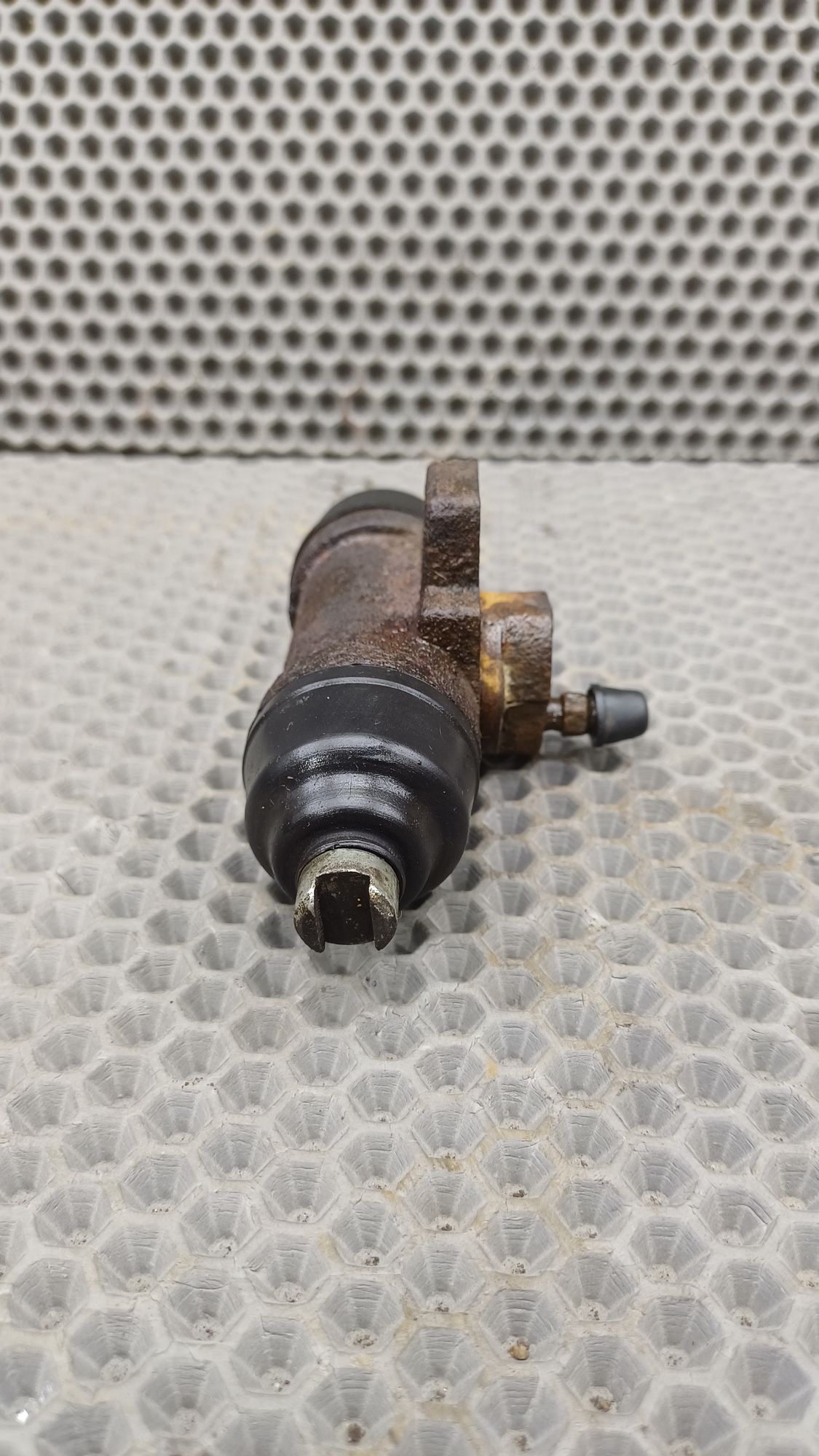 Б/У Цилиндр тормозной задний правый Volkswagen Transporter T4 4 дорест. 1990—2003 1993 синий, 790 рублей, Краснодар