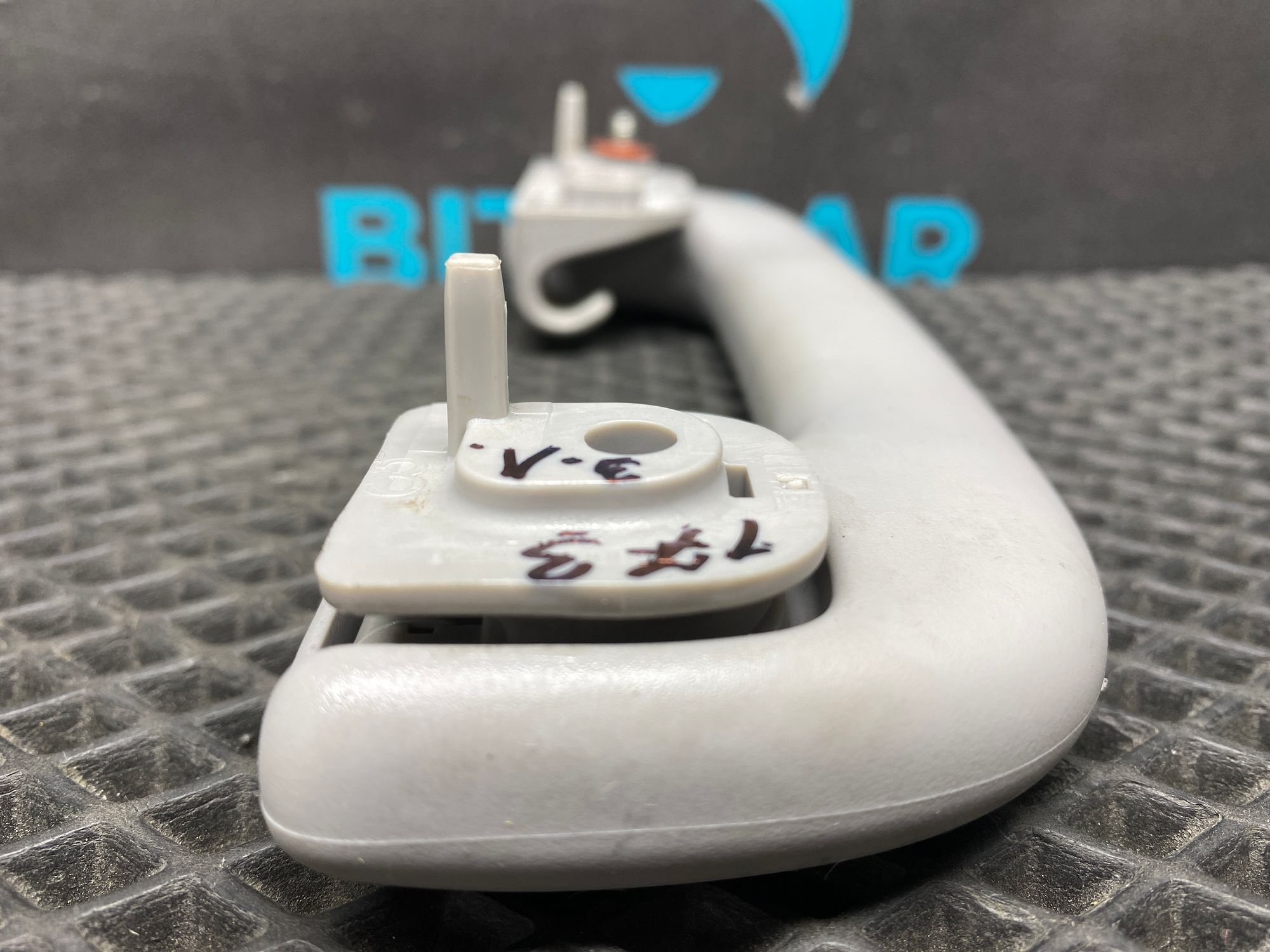 Б/У Ручка потолочная Kia Rio 4 (G4FG) 1.6L AT 2021, 499 рублей, Краснодар