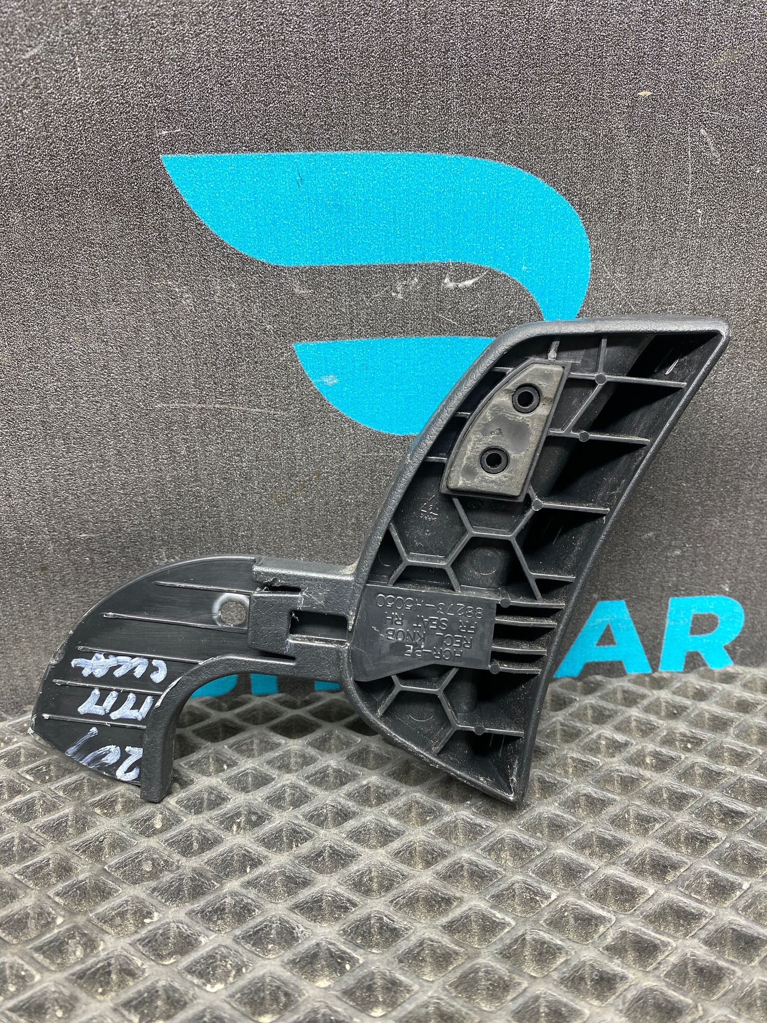 https://ycs.partsauto.market/partsauto-images/thmbs/userImages/c8f07ba63eb5b2f0f6006ea854bf8f7d/part/bd98f7f3-e23c-464c-8200-3a06ac868c0c_1776853499758.jpg