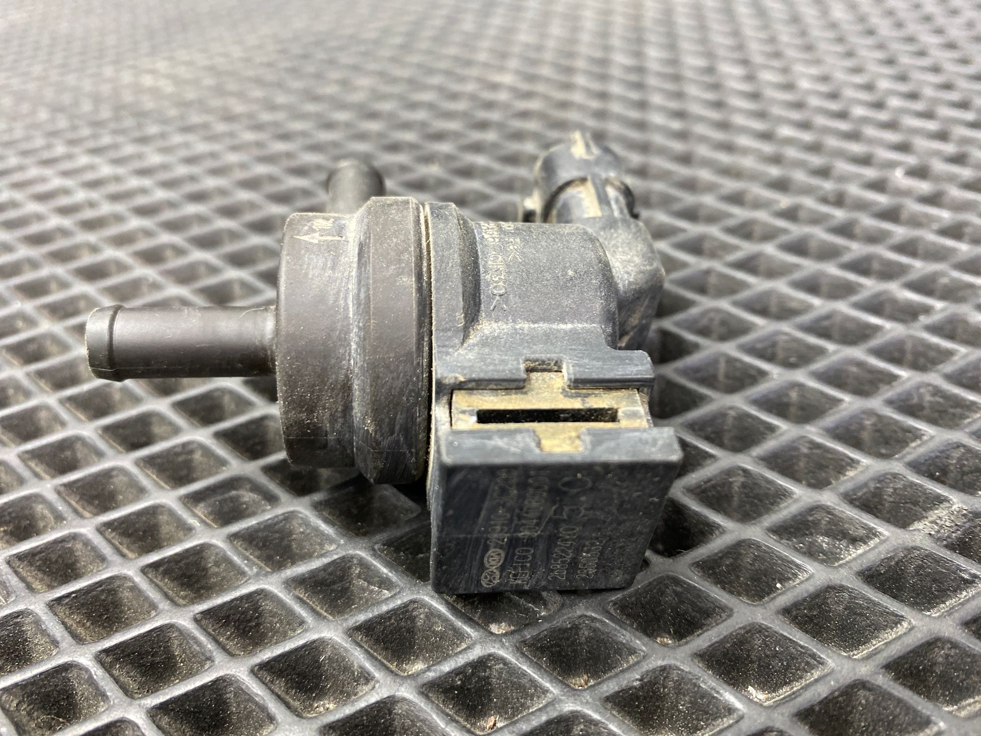 Б/У Вакуумный клапан Kia Optima 4 JF (G4KJ) 2.4L AT 2019 GT-Line, 690 рублей, Краснодар